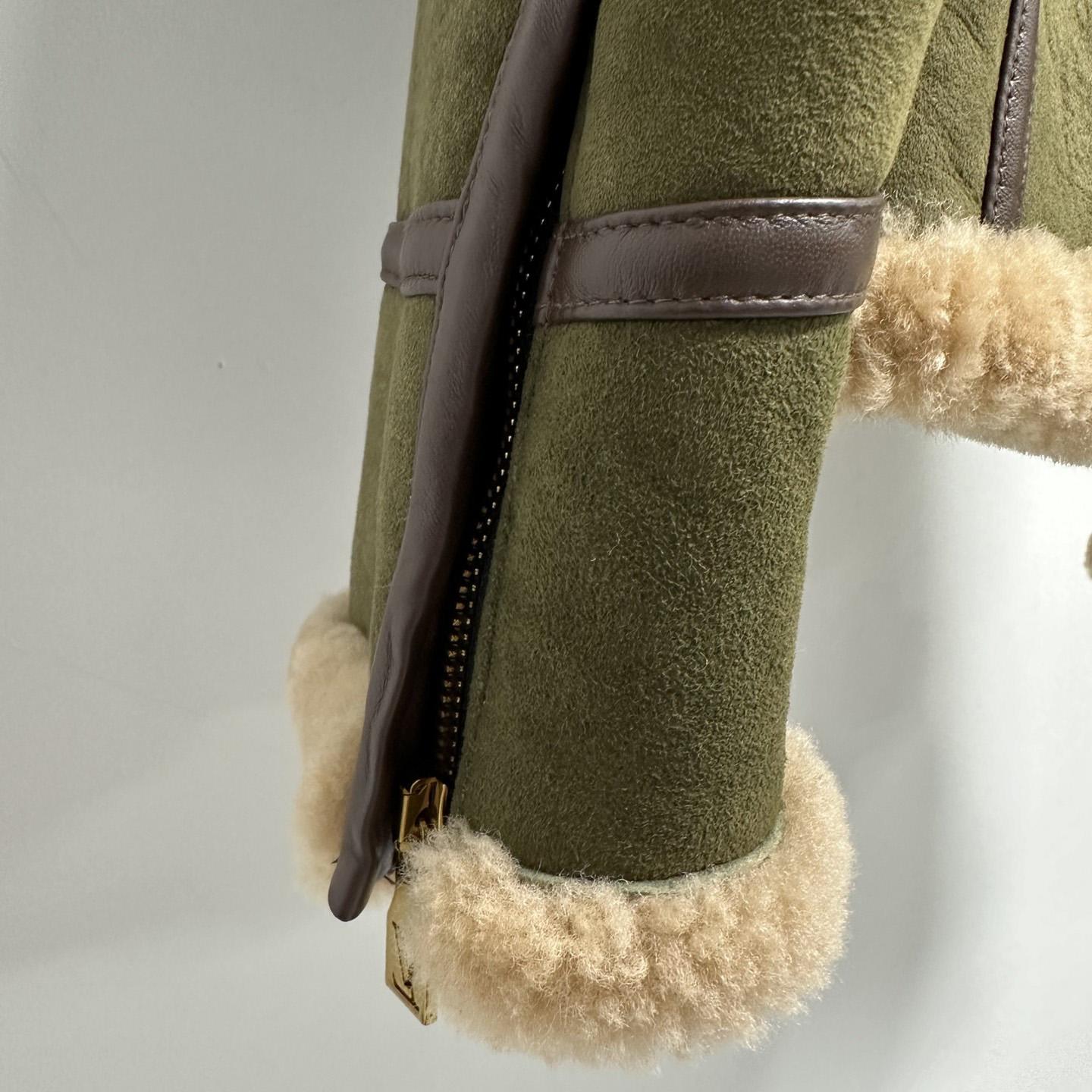 Louis Vuitton Shearling Bombardier   1AFIMT - EUR FASHION