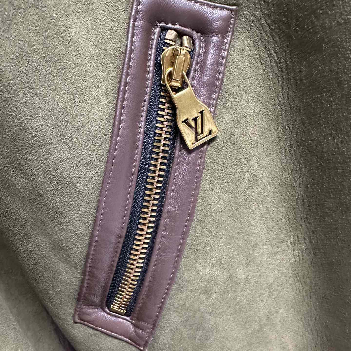 Louis Vuitton Shearling Bombardier   1AFIMT - EUR FASHION