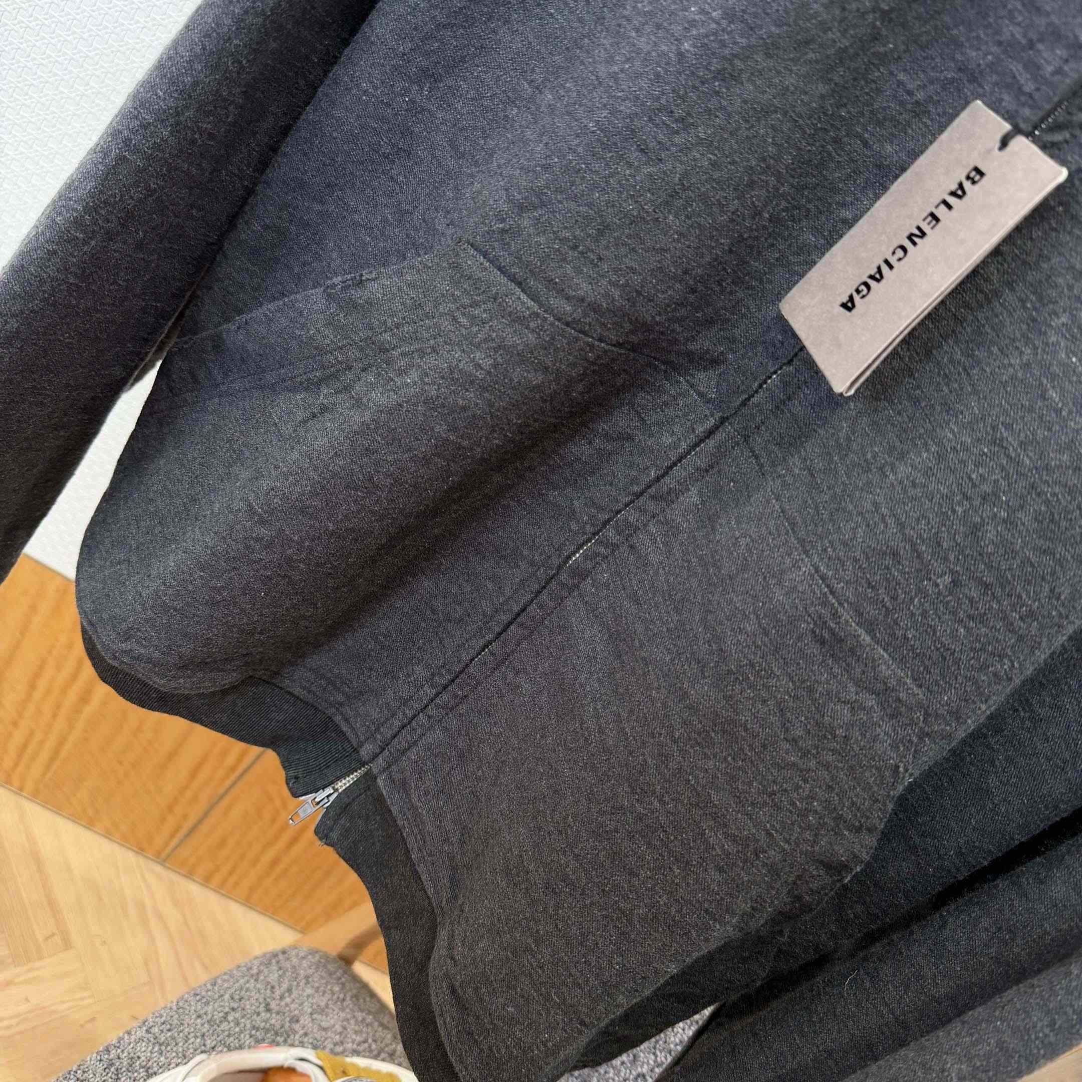 Balenciaga Men's Trompe L'œil Hoodie in Anthracite - EUR FASHION
