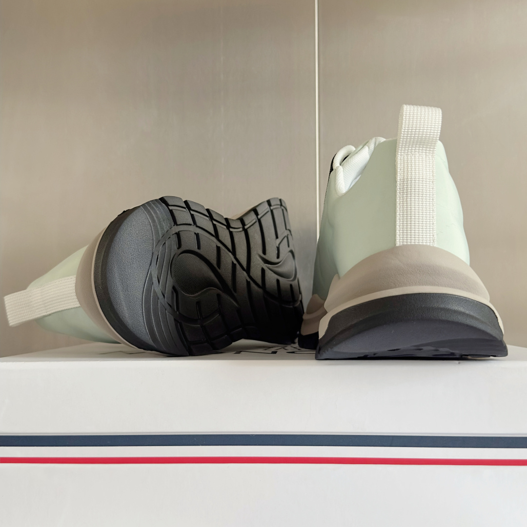 Moncler Sneakers - EUR FASHION