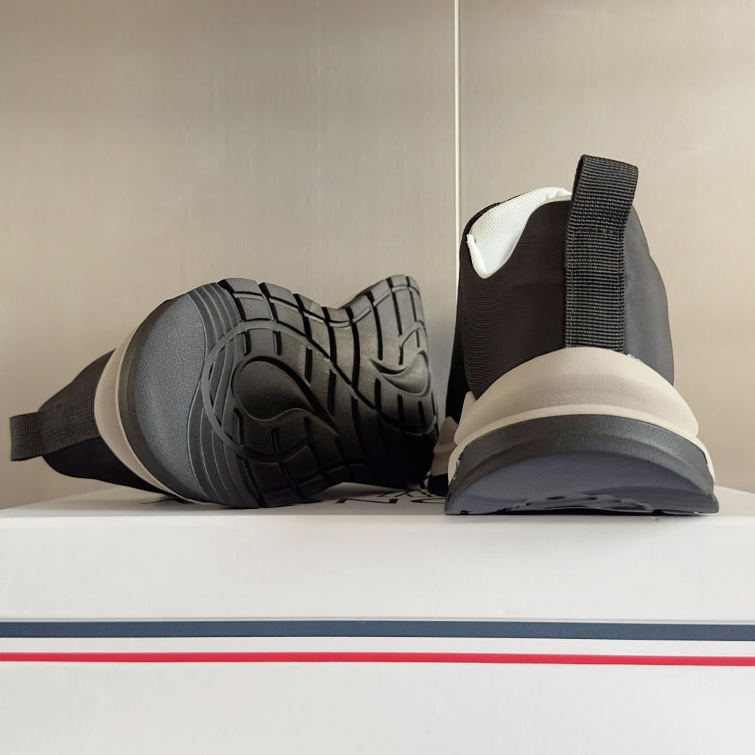 Moncler Sneakers - EUR FASHION