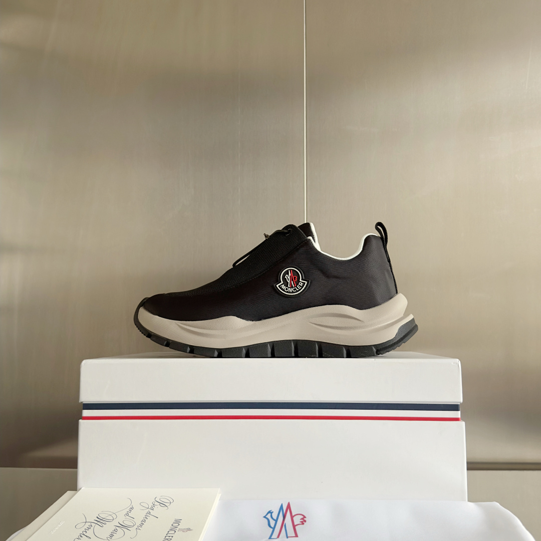 Moncler Sneakers - EUR FASHION