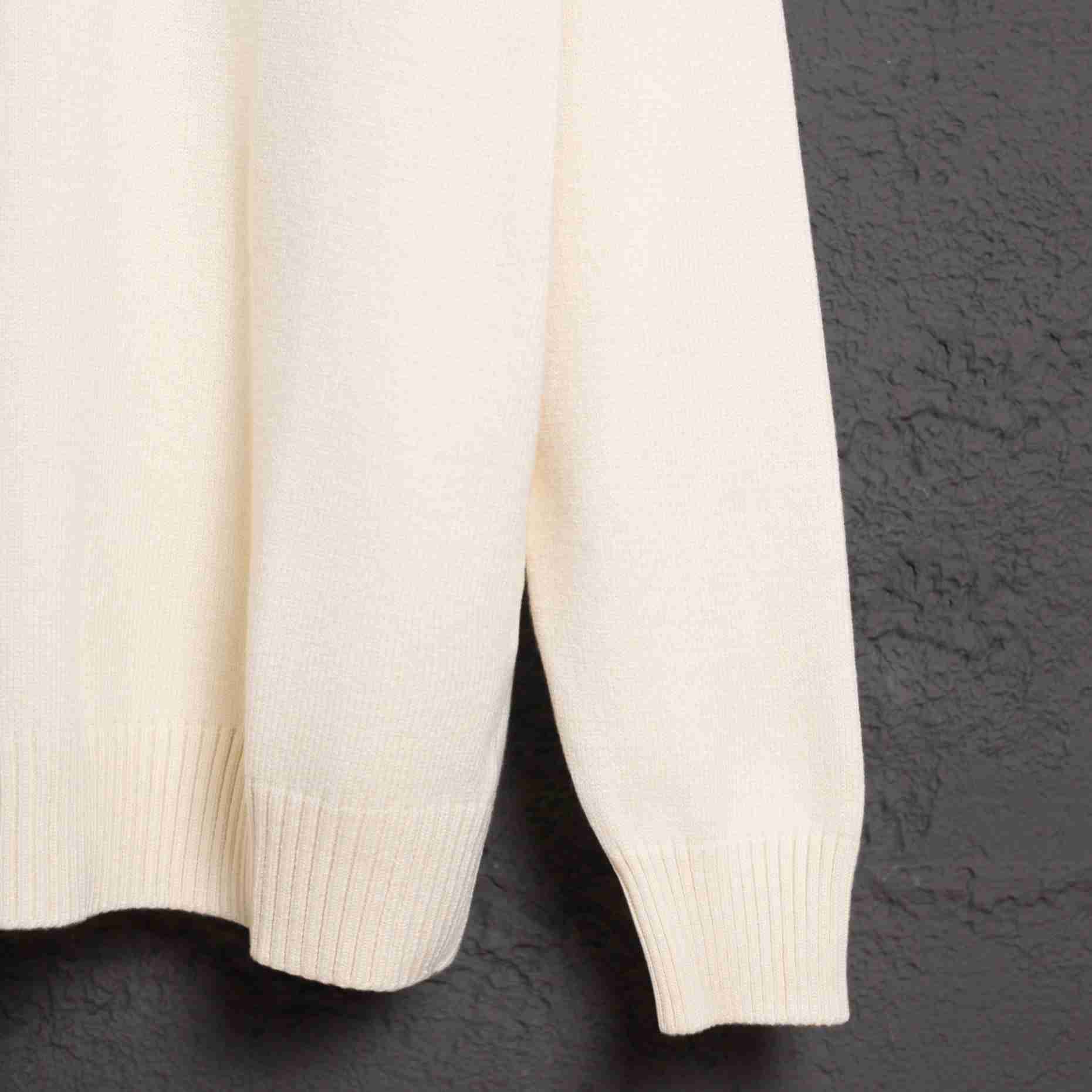 AMI Paris Ami De Coeur Patch Sweater - EUR FASHION