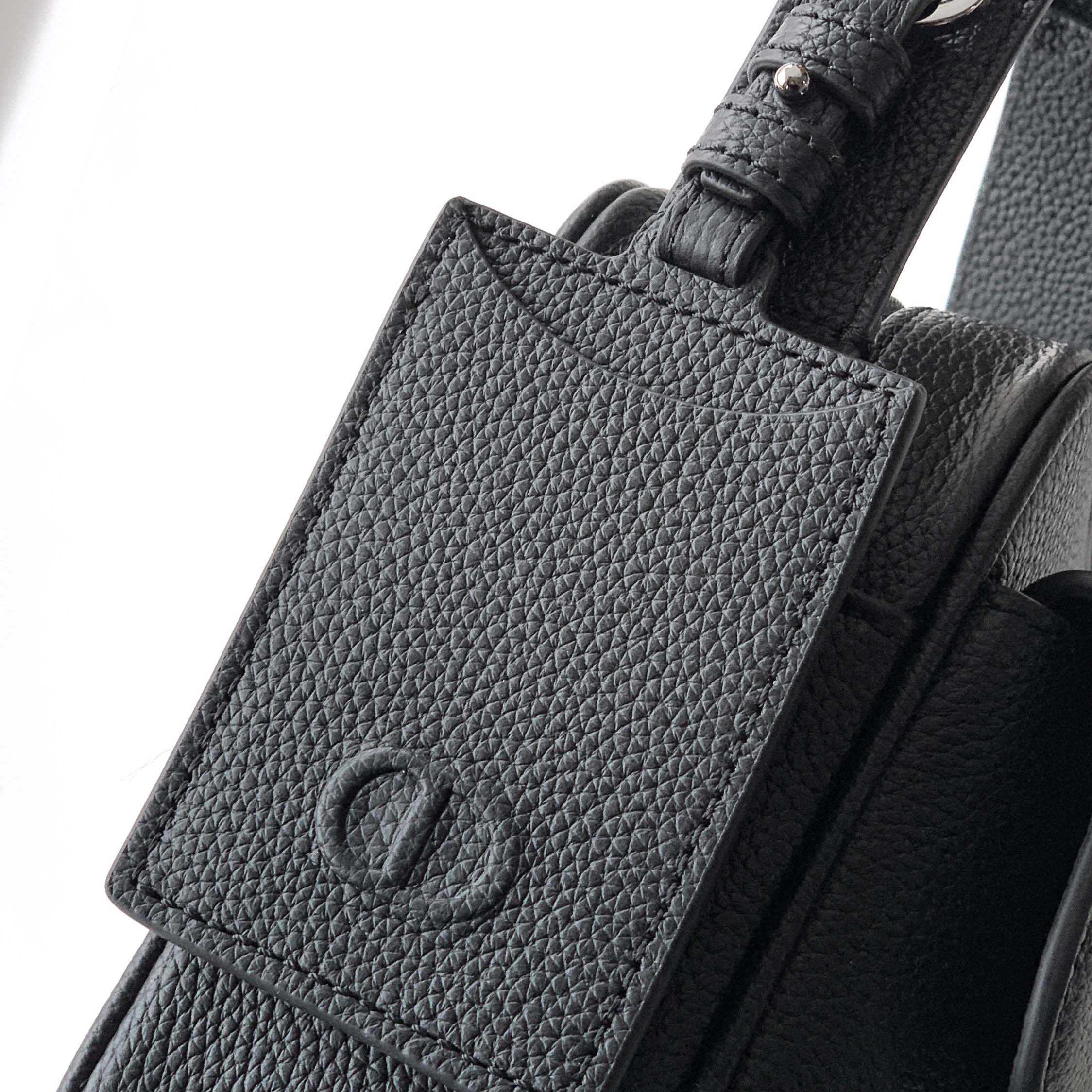 Dior CD Icon Zipped Messenger Bag  - EUR FASHION