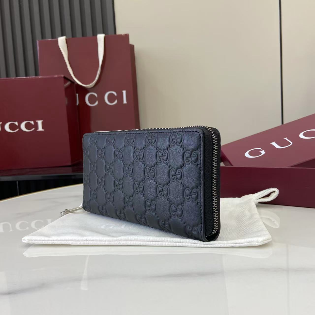 Gucci GG Emblem Zip Around Wallet - EUR FASHION