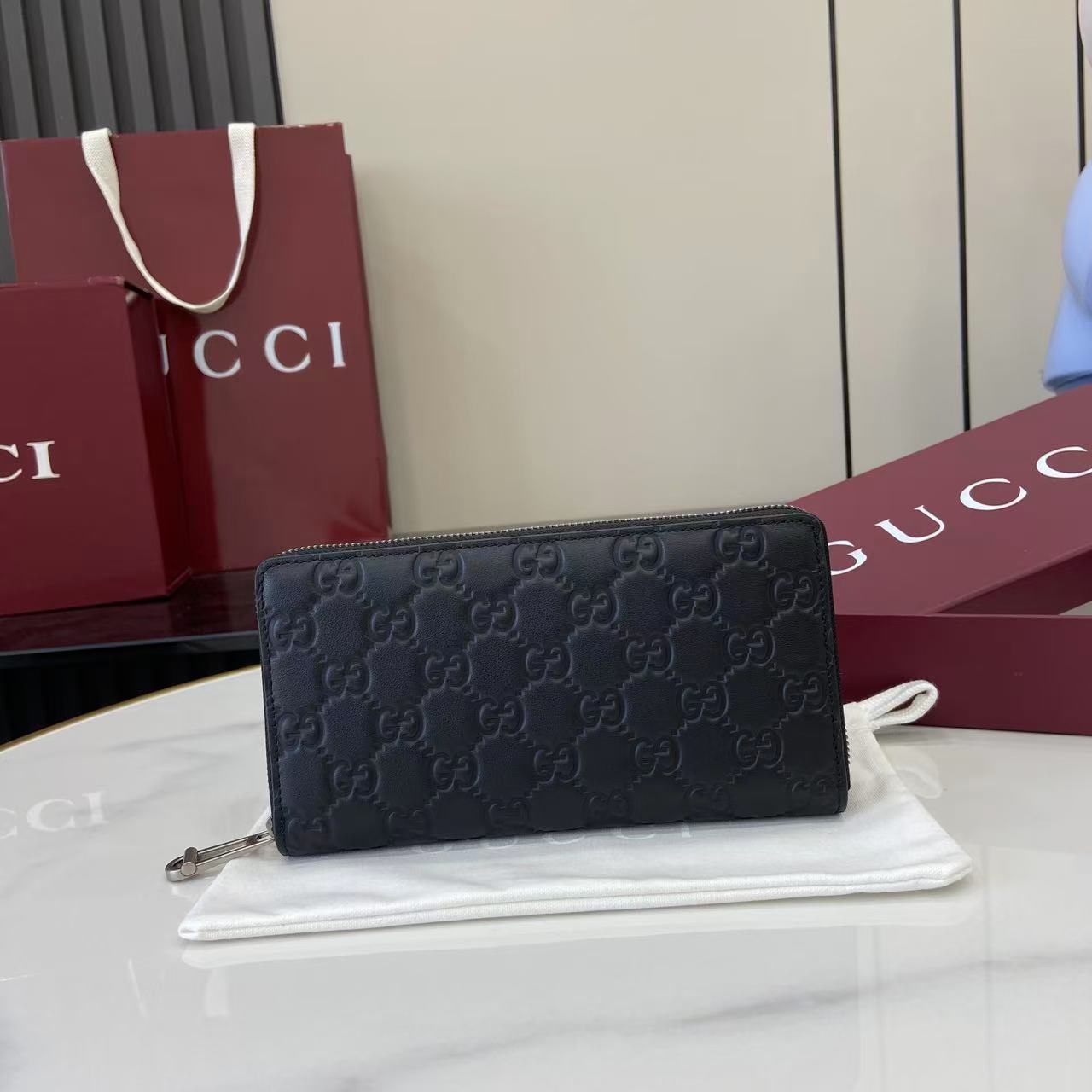 Gucci GG Emblem Zip Around Wallet - EUR FASHION