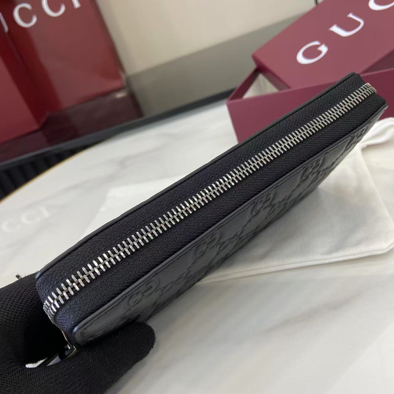 Gucci GG Emblem Zip Around Wallet - EUR FASHION