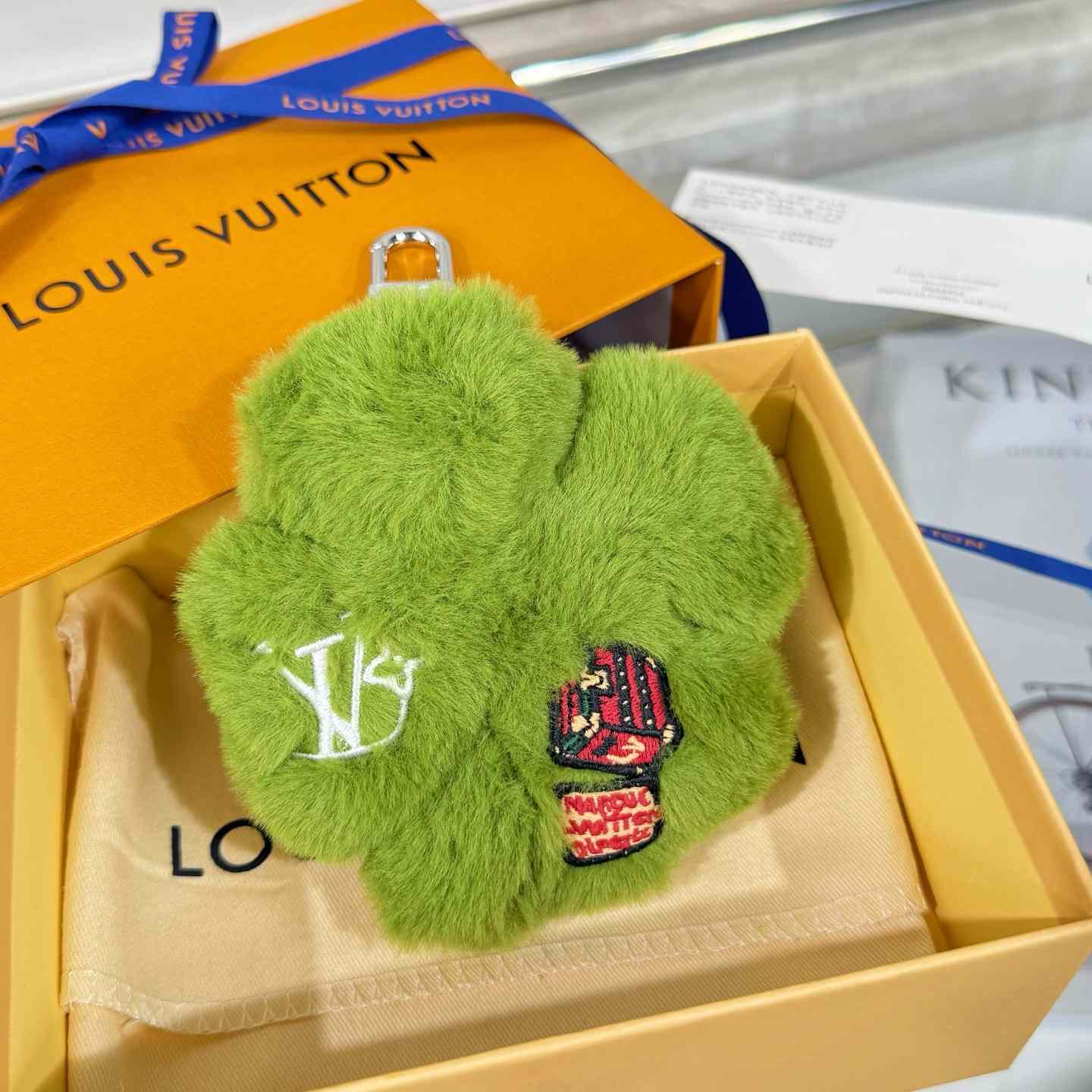 Louis Vuitton LV Lucky Trefoil Bag Charm   M03170 - EUR FASHION