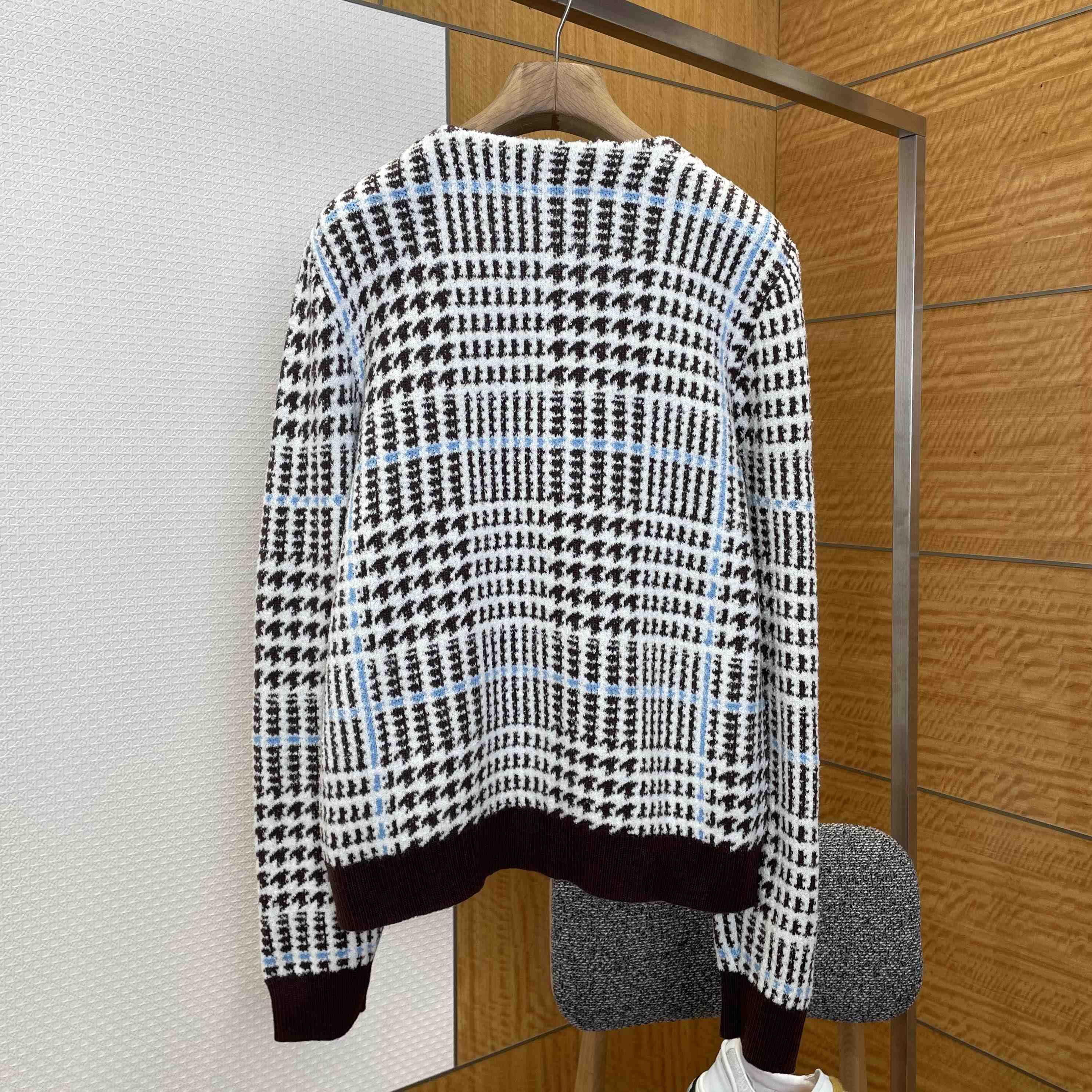 Louis Vuitton Textured Plaid Cardigan   1AJBSP - EUR FASHION