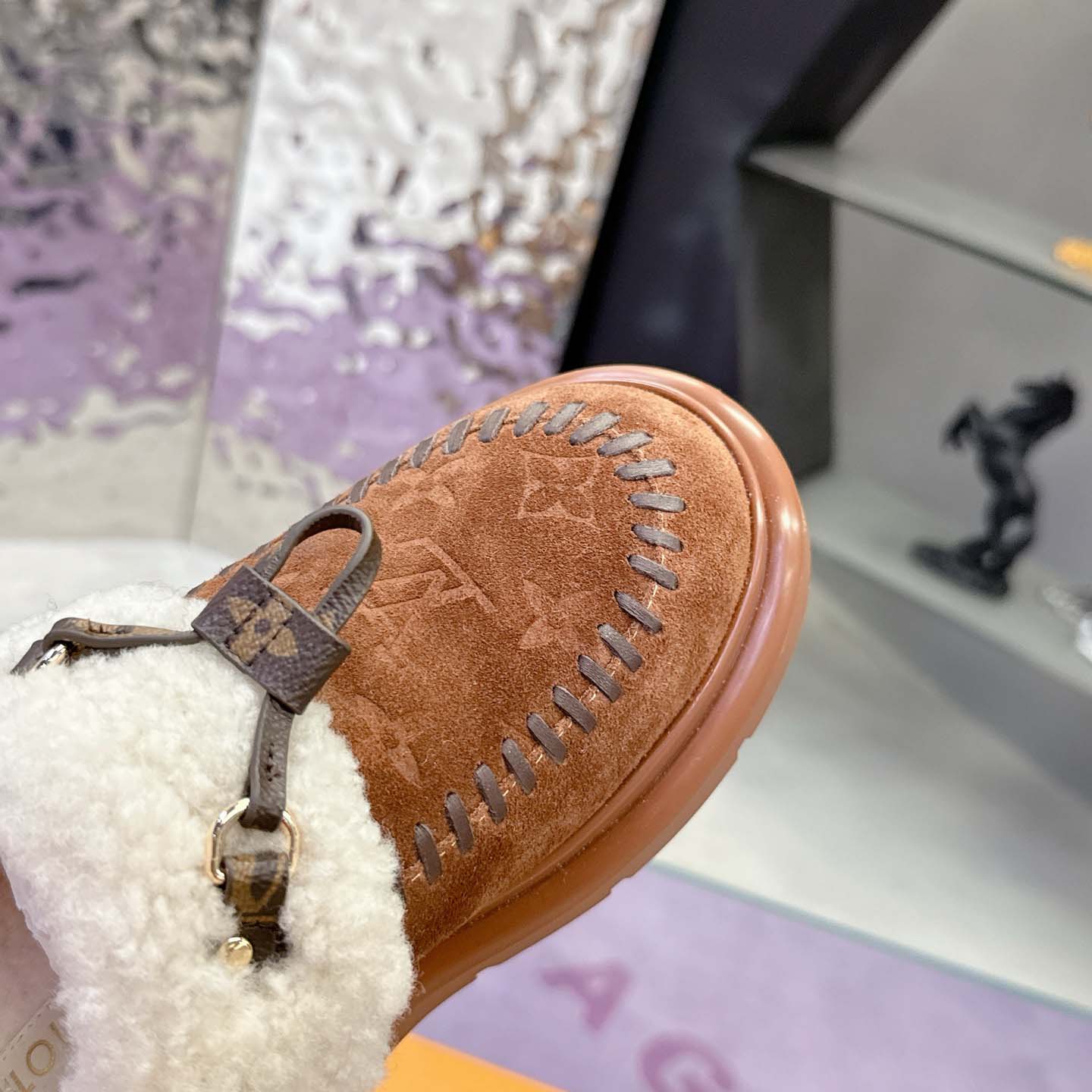 Louis Vuitton Cortina Closed Mule   1AITIN - EUR FASHION