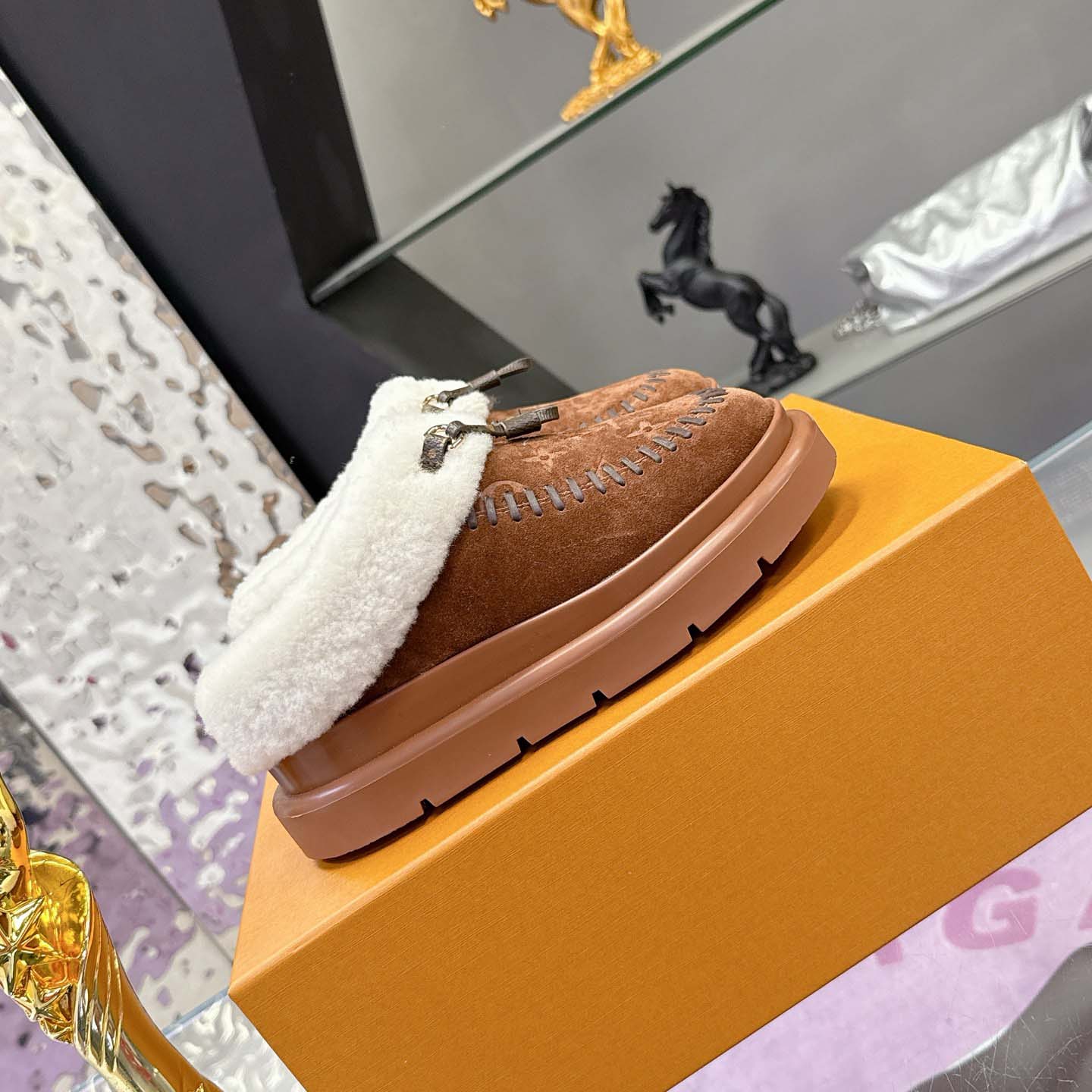 Louis Vuitton Cortina Closed Mule   1AITIN - EUR FASHION