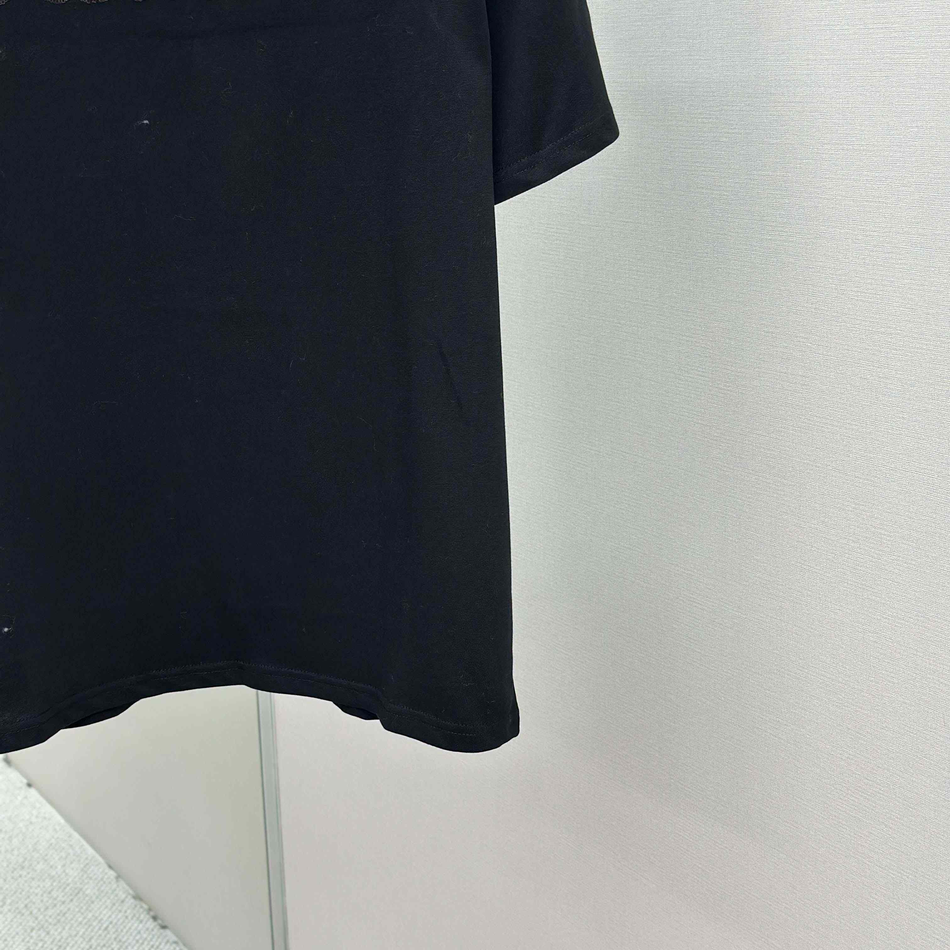 Louis Vuitton Embellished Signature Short-Sleeved T-Shirt   1AJCFH - EUR FASHION