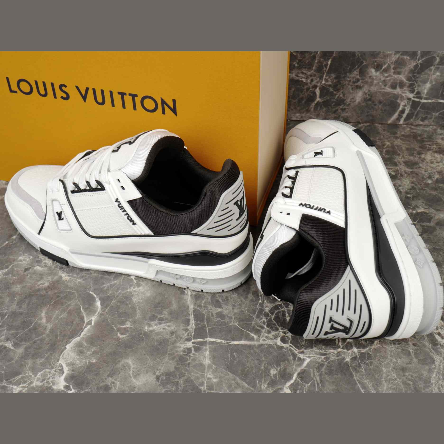 Louis Vuitton LV Trainer Sneaker   1AIJ48 - EUR FASHION