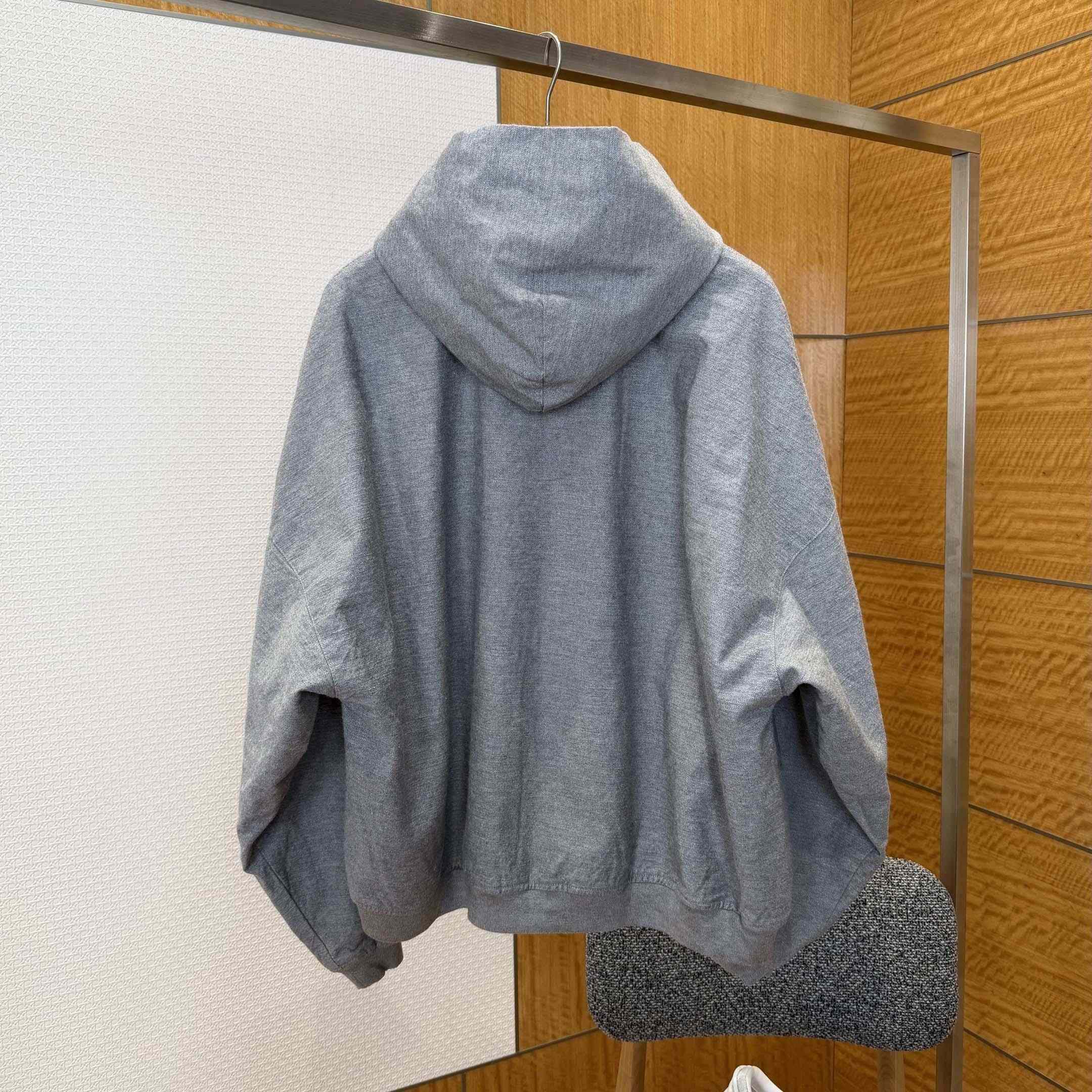 Balenciaga Men's Trompe L'œil Hoodie in Heather Grey - EUR FASHION