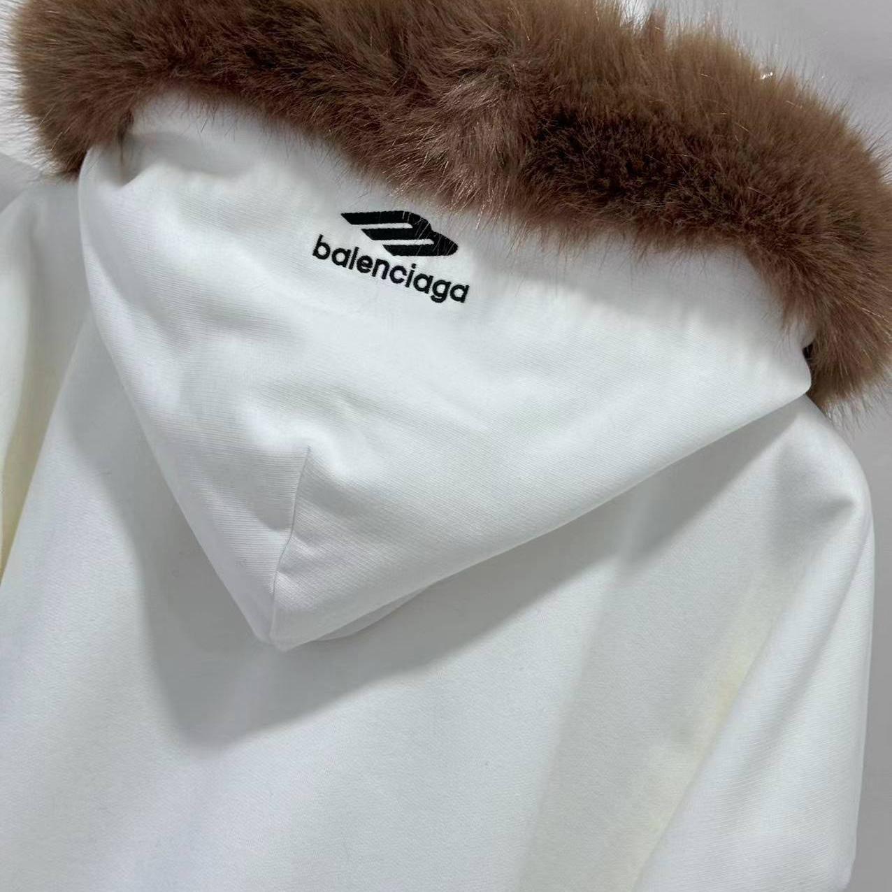 Balenciaga Fluffy Zip-Up Hoodie In Chalky White Medium Fleece - EUR FASHION