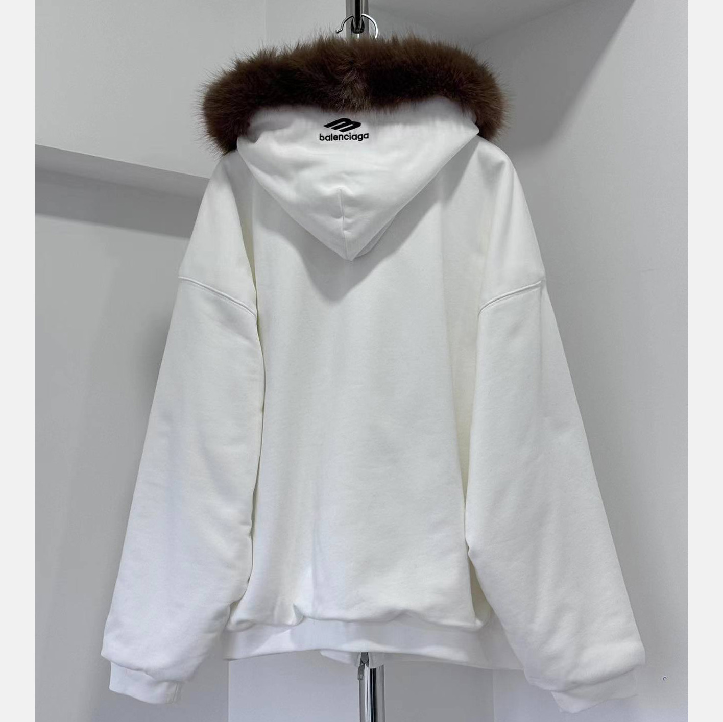 Balenciaga Fluffy Zip-Up Hoodie In Chalky White Medium Fleece - EUR FASHION