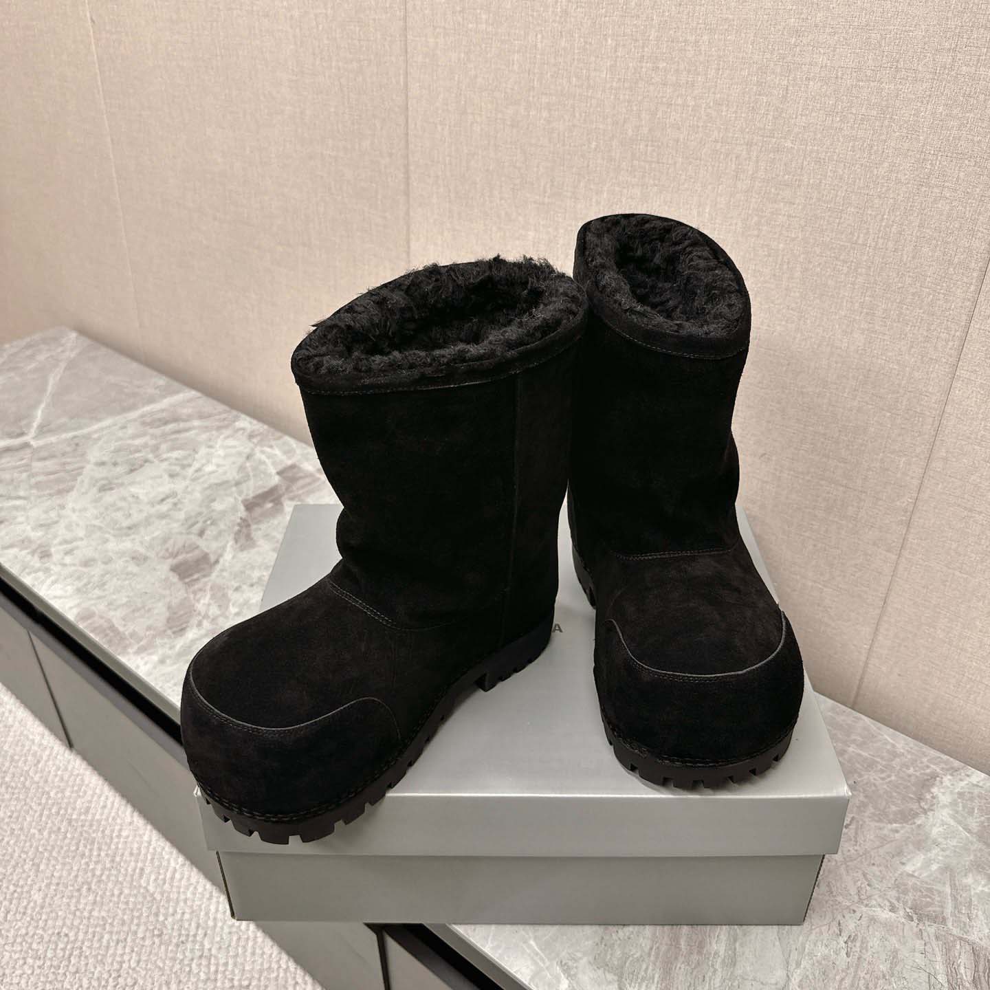 Balenciaga Alaska Fur High Boots - EUR FASHION