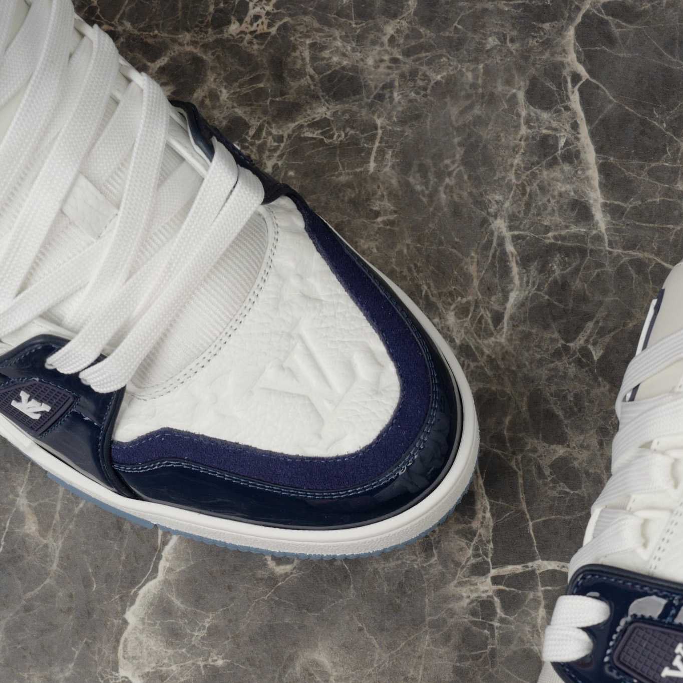 Louis Vuitton LV Trainer Sneaker   1AJ190 - EUR FASHION