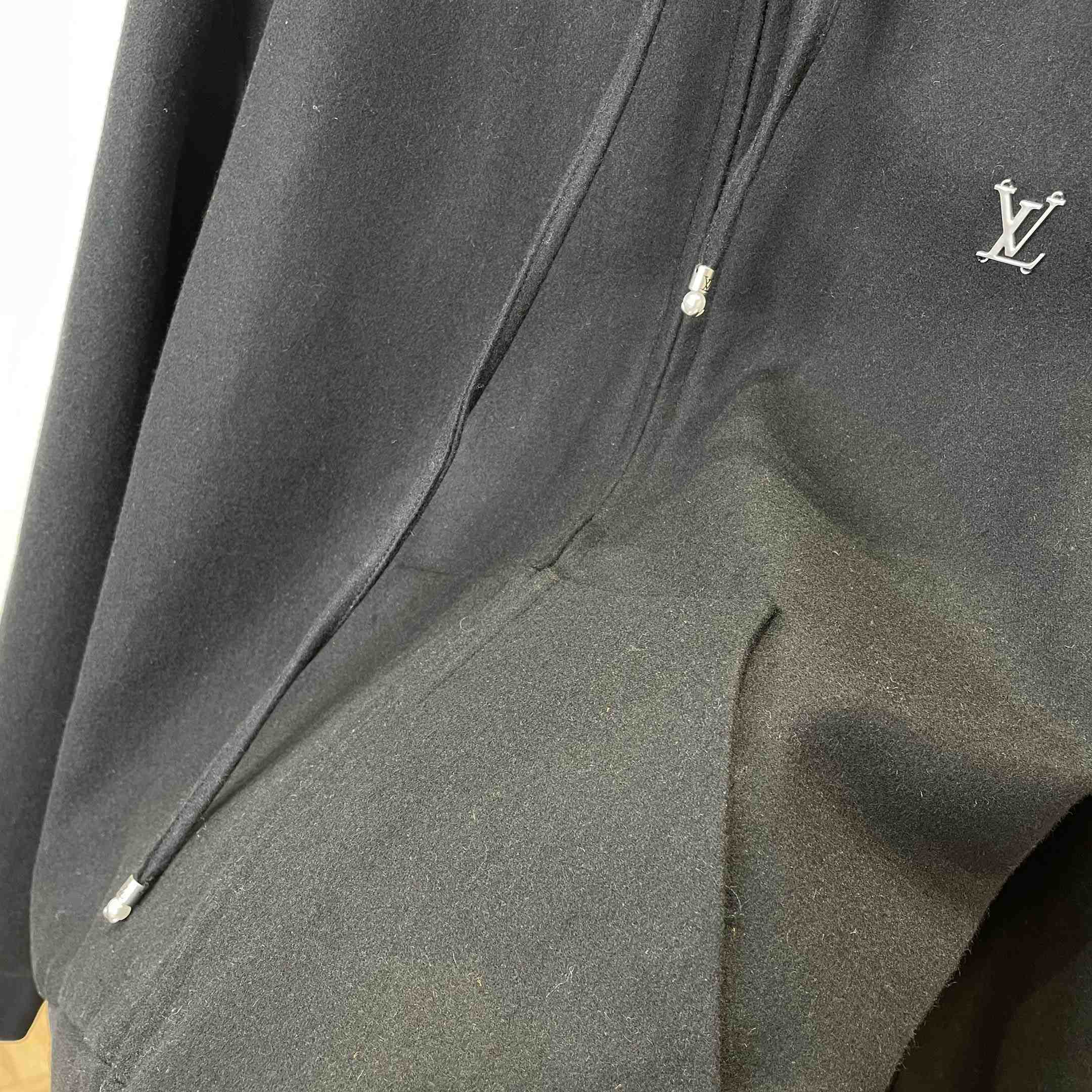 Louis Vuitton Tailored Technical Wool Hooded Blouson   1AIWFA - EUR FASHION