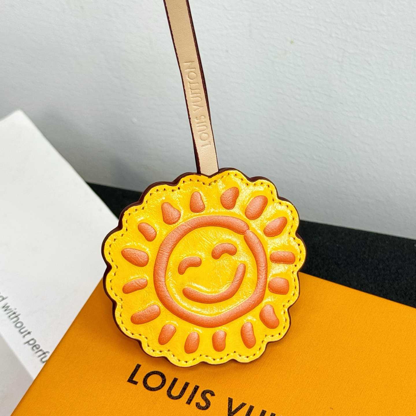 Louis Vuitton LV Sun Bag Charm   M02550 - EUR FASHION
