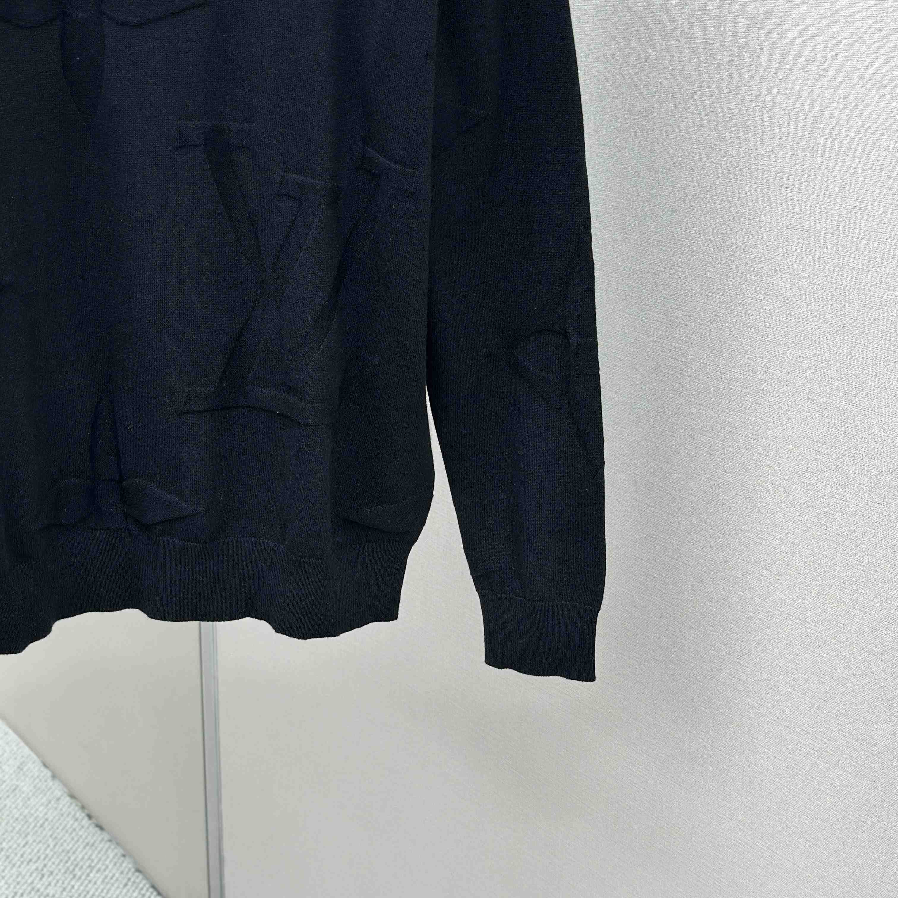 Louis Vuitton Monogram Long-Sleeved Cotton Crewneck   1AIWEB - EUR FASHION