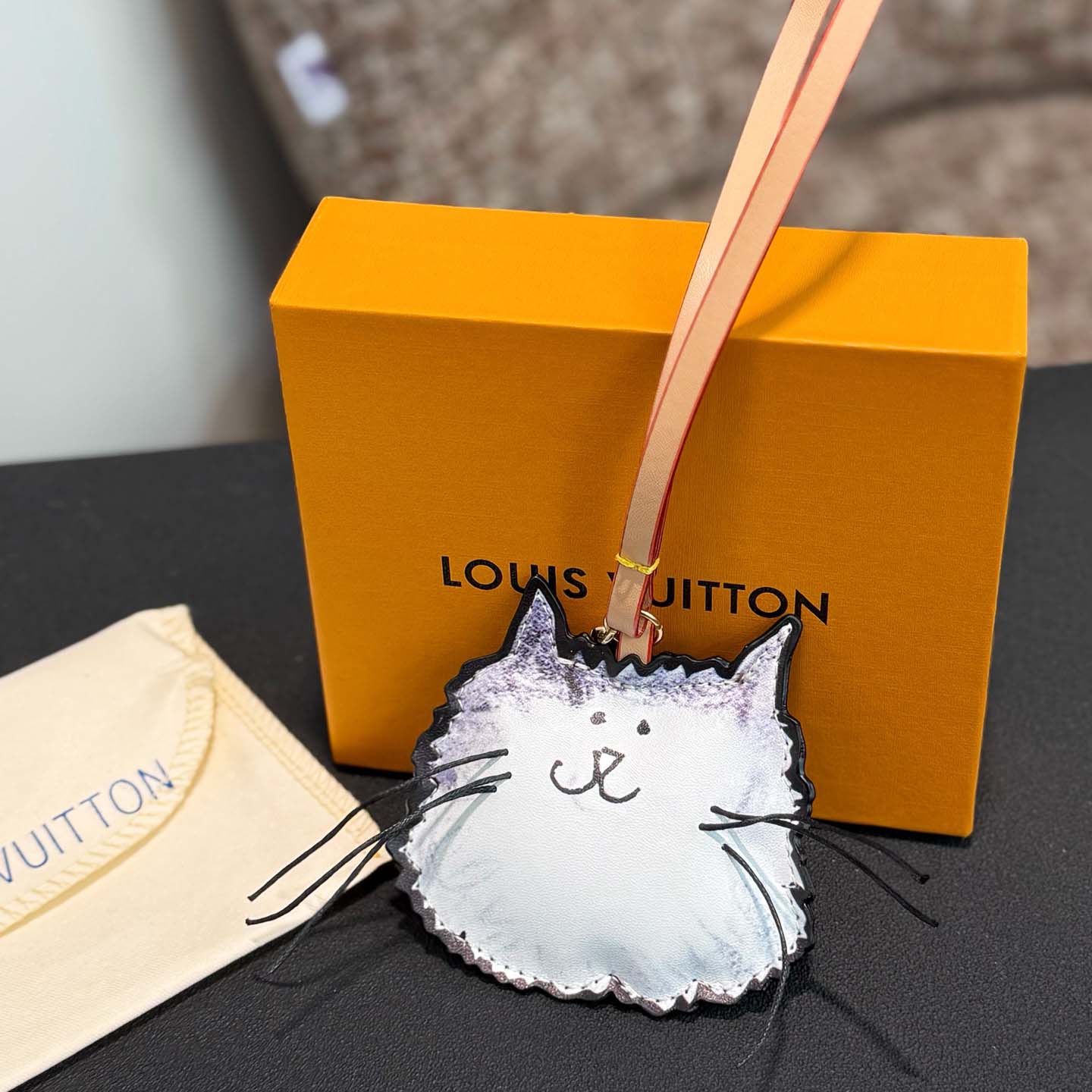 Louis Vuitton LV Cat Bag Charm   M02944   - EUR FASHION