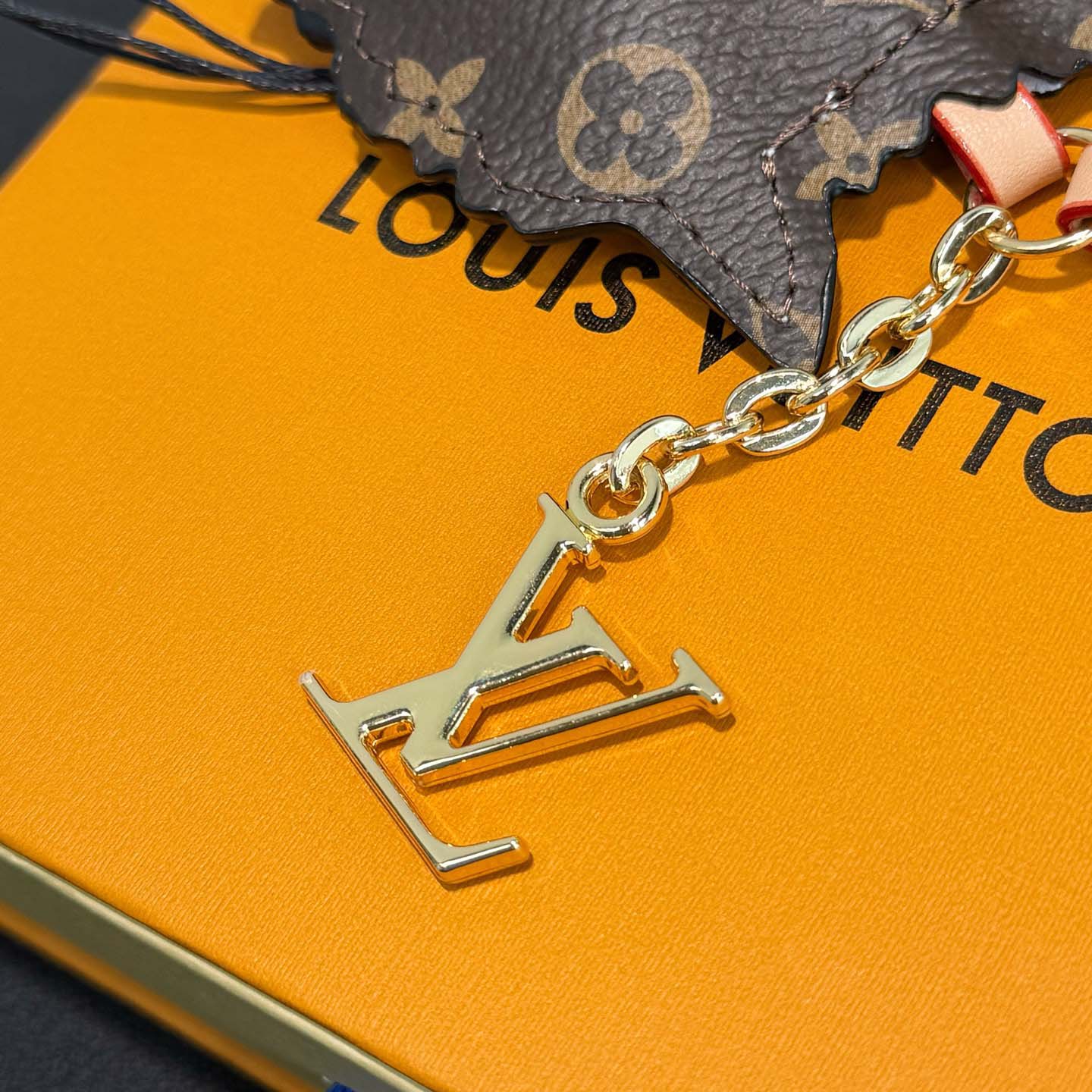 Louis Vuitton LV Cat Bag Charm   M02944   - EUR FASHION