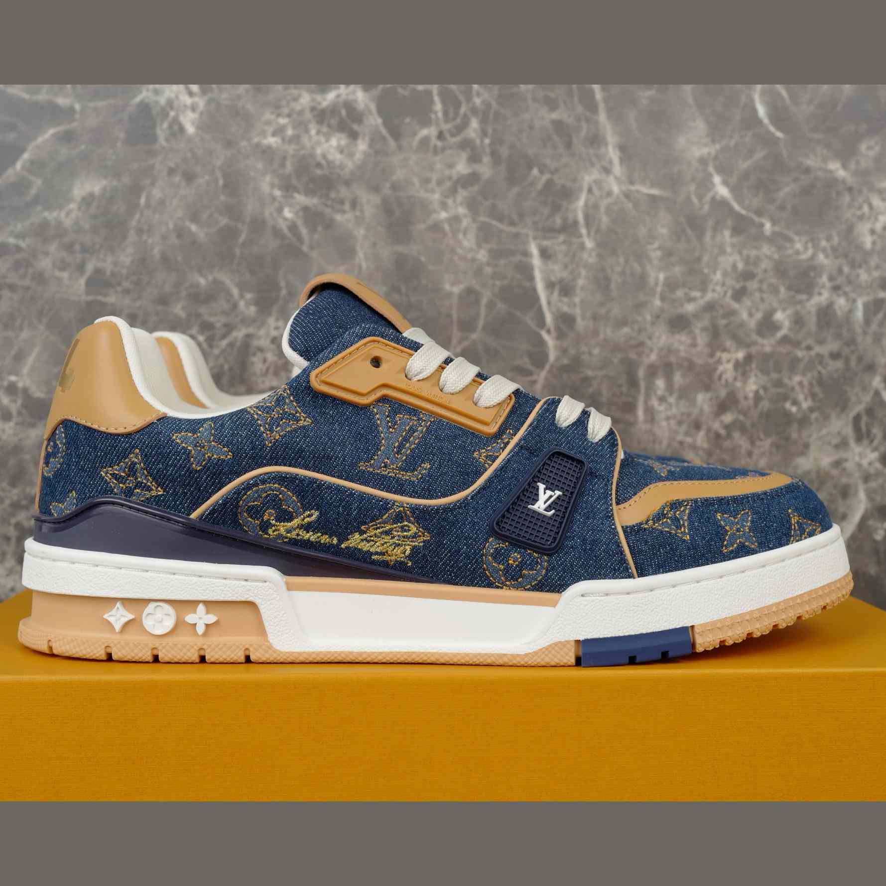 Louis Vuitton LV Trainer Sneaker   1AJ354 - EUR FASHION