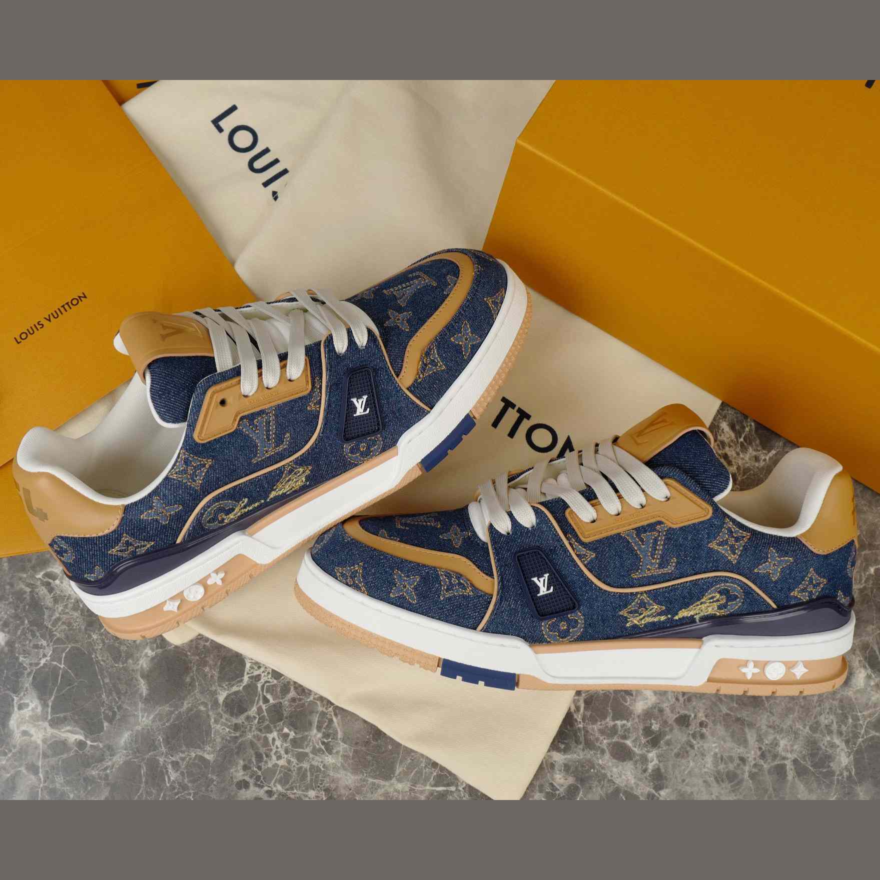 Louis Vuitton LV Trainer Sneaker   1AJ354 - EUR FASHION