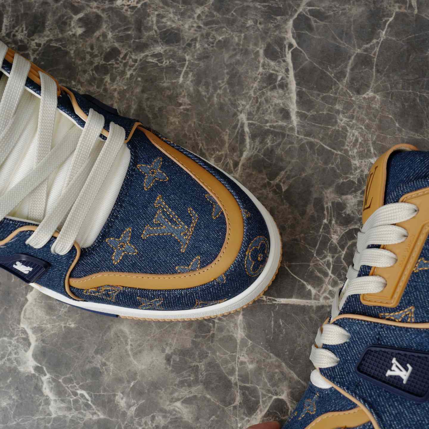 Louis Vuitton LV Trainer Sneaker   1AJ354 - EUR FASHION