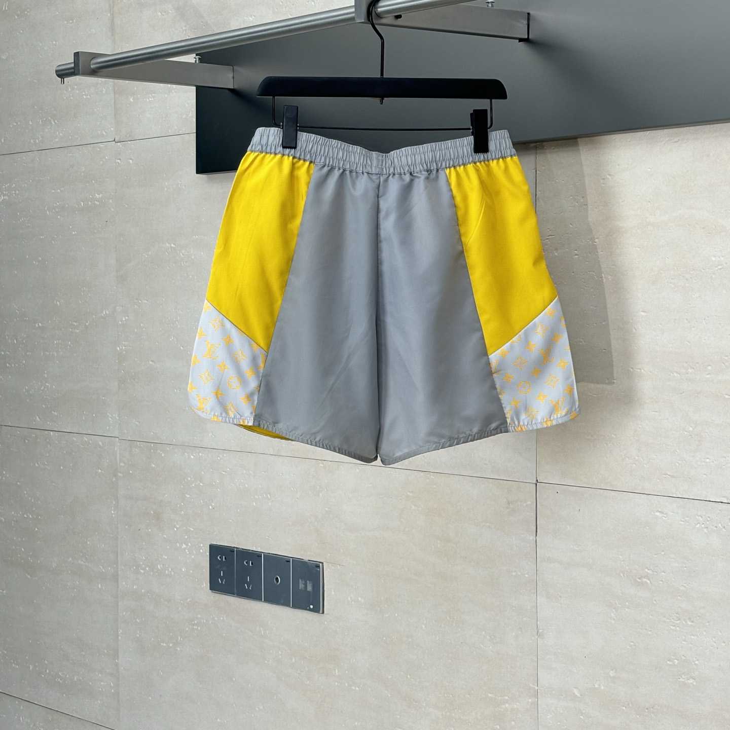 Louis Vuitton Monogram Track Shorts   1AHVQR - EUR FASHION