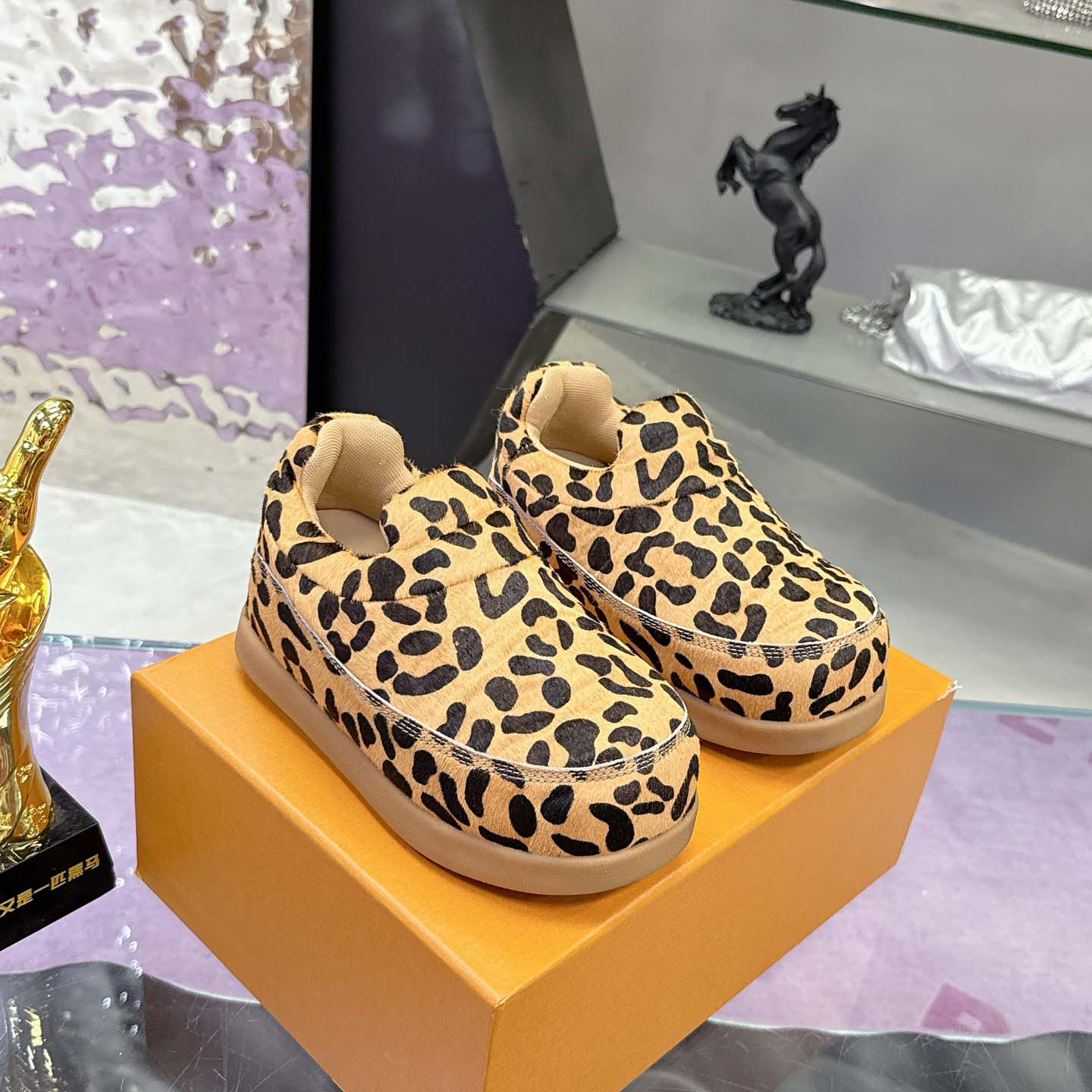 Louis Vuitton LV Yeti Slip On   1AIKKQ - EUR FASHION