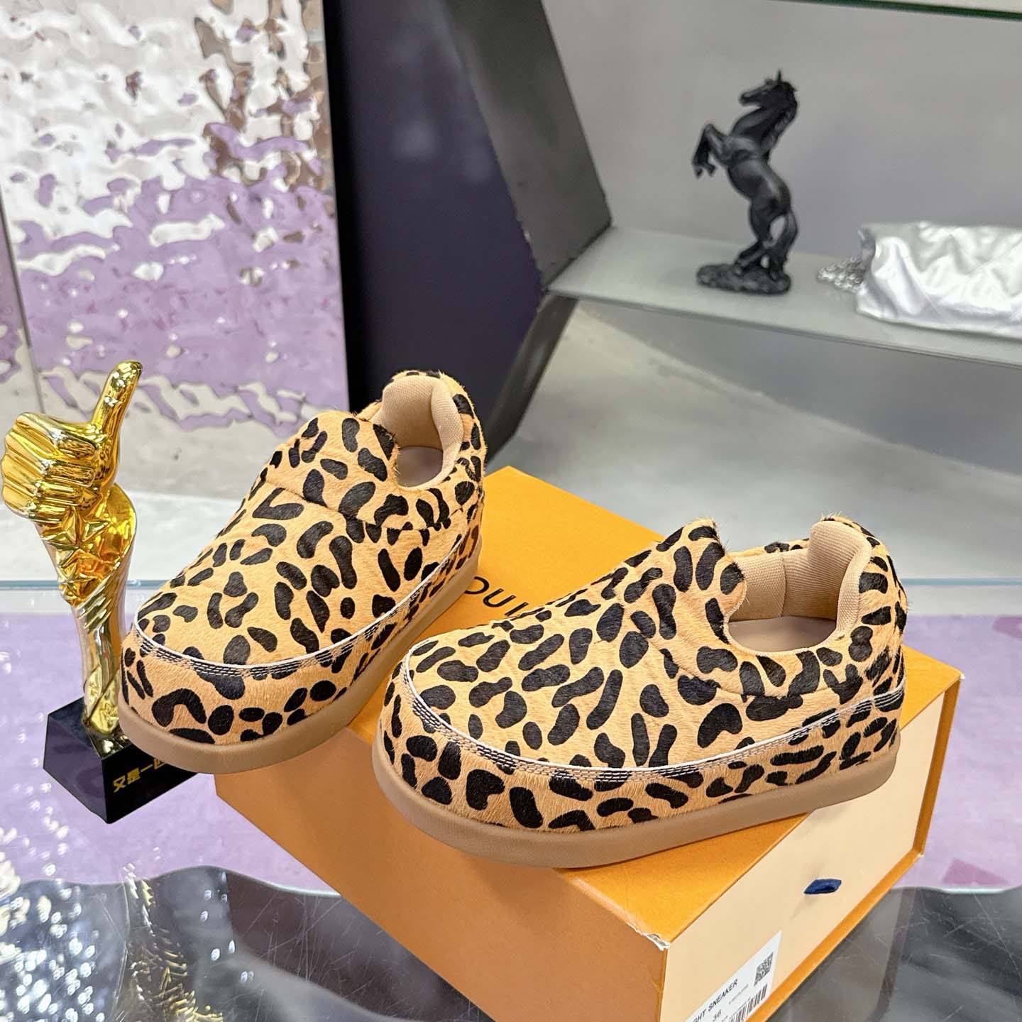 Louis Vuitton LV Yeti Slip On   1AIKKQ - EUR FASHION