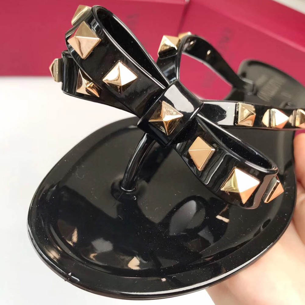 Valentino Garavani Rockstud PVC Flip Flop (Schwarz) - EUR FASHION