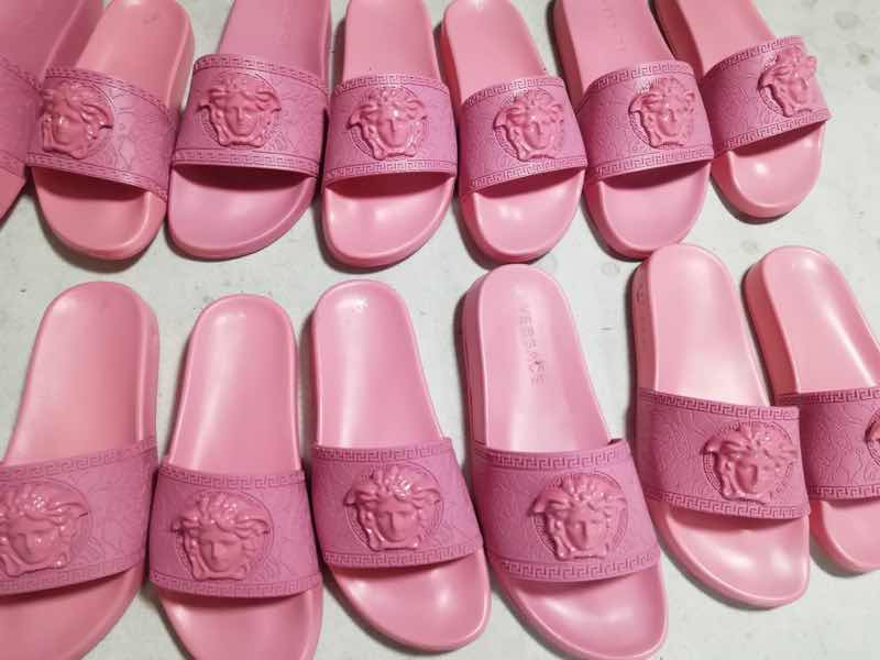 Versace Slides Rosa - EUR FASHION