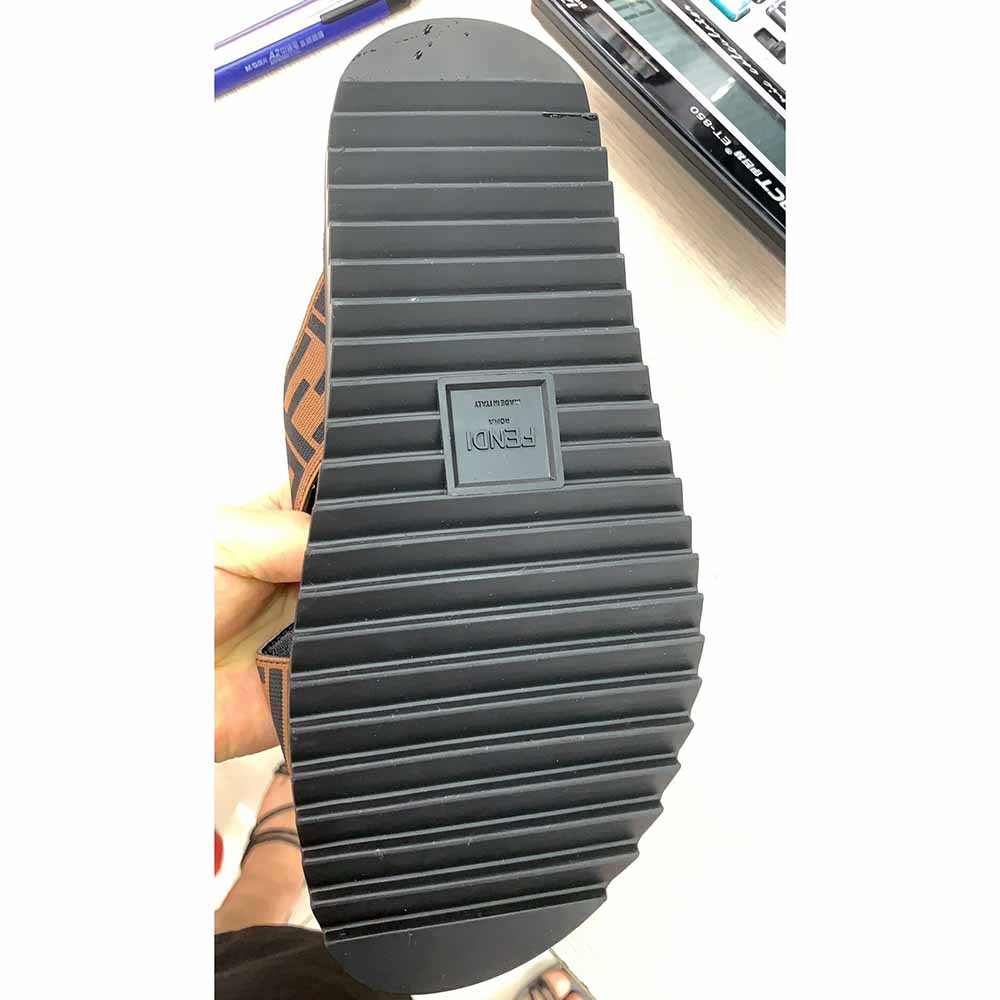 Fendi FF bedruckte Slides-Sandalen mit gekreuzten Riemen - EUR FASHION