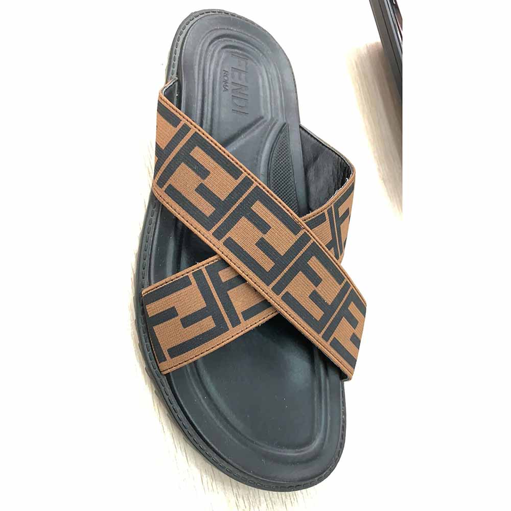 Fendi FF bedruckte Slides-Sandalen mit gekreuzten Riemen - EUR FASHION