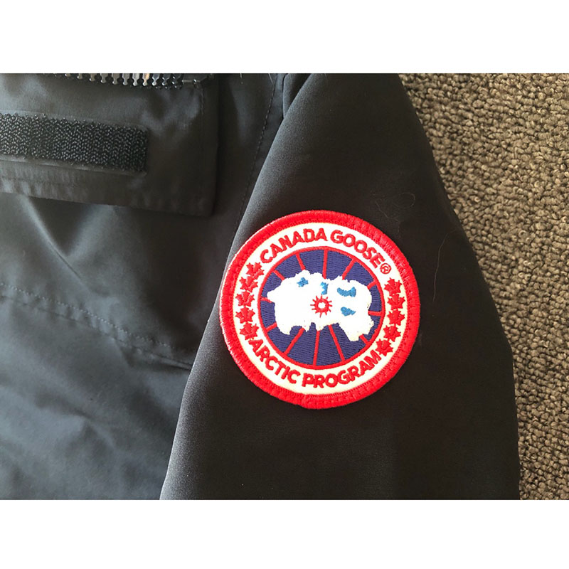 Schwarze Manteljacke von Canada Goose - EUR FASHION