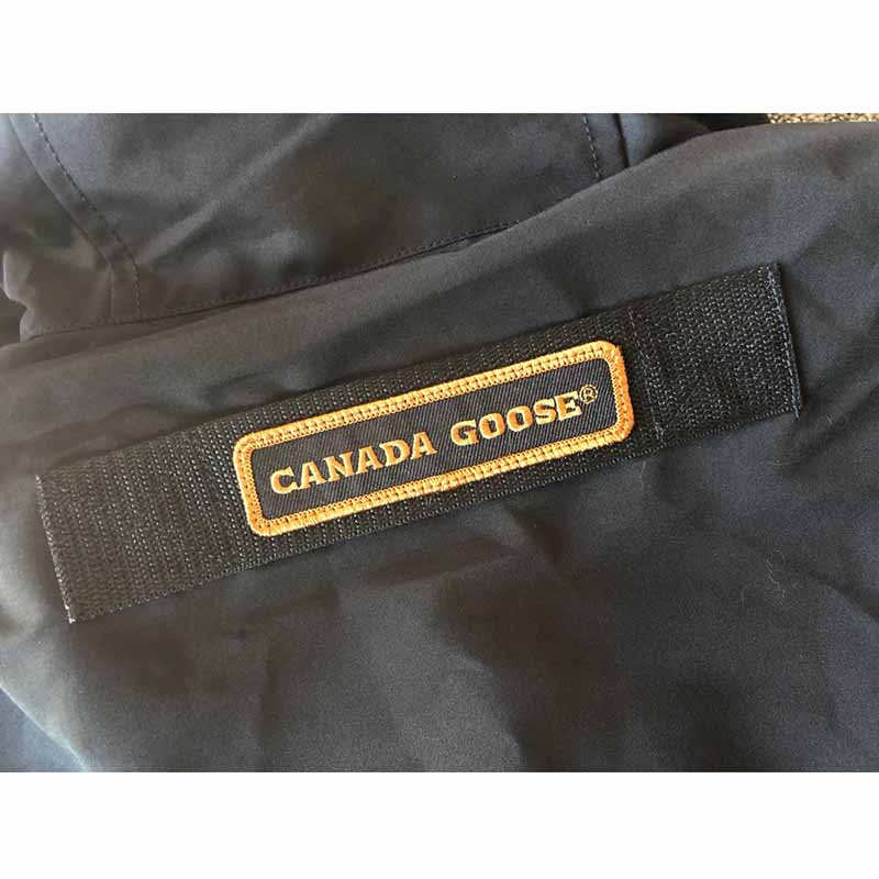 Schwarze Manteljacke von Canada Goose - EUR FASHION