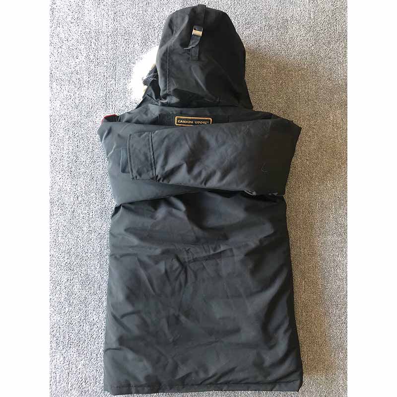 Schwarze Manteljacke von Canada Goose - EUR FASHION