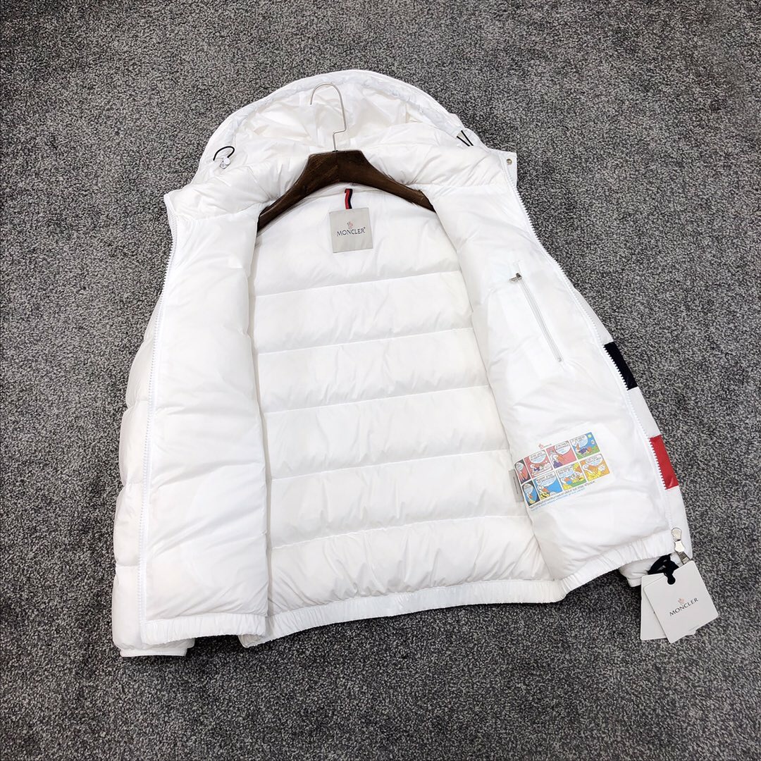 Weiße Daunenjacke von Moncler - EUR FASHION