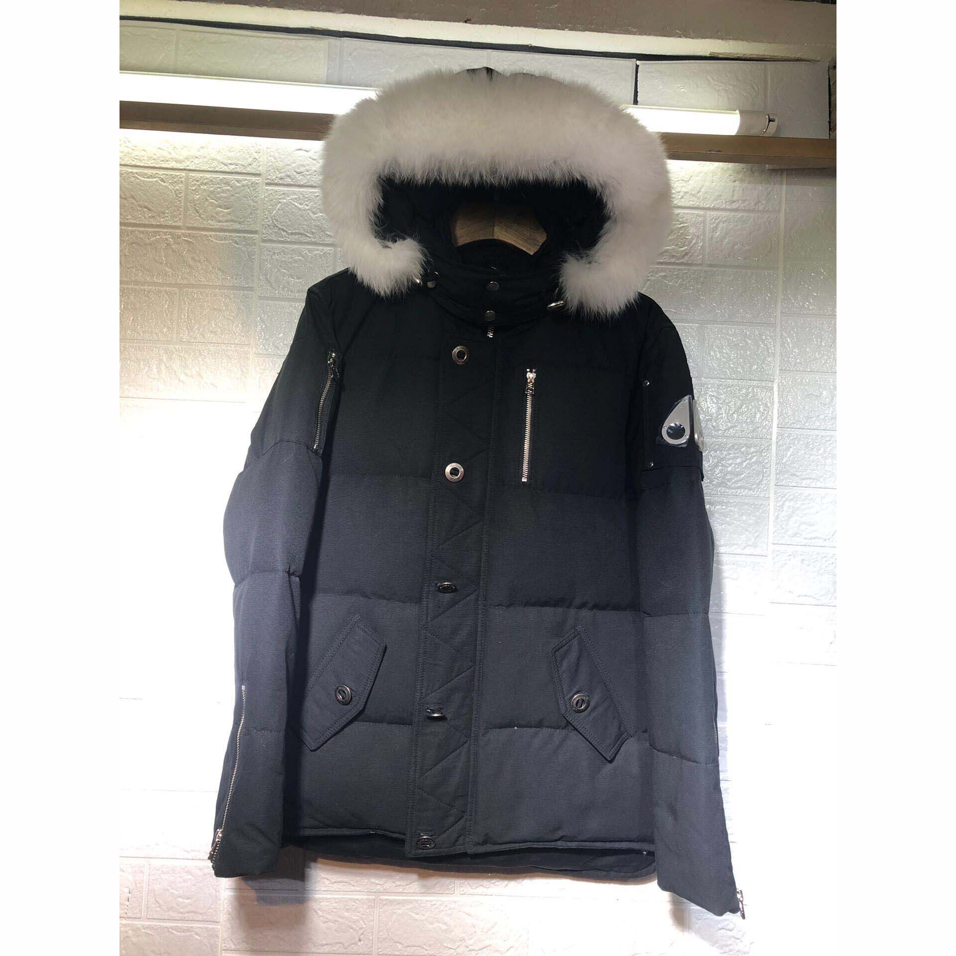 Schwarze Daunenjacke von Moose Knuckles - EUR FASHION