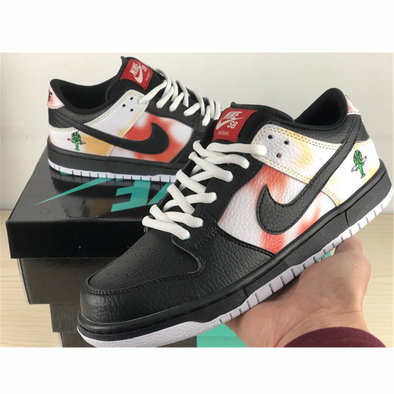 Nike Dunk SB Low Raygun Tue-Dye in Weiß/Schwarz - EUR FASHION