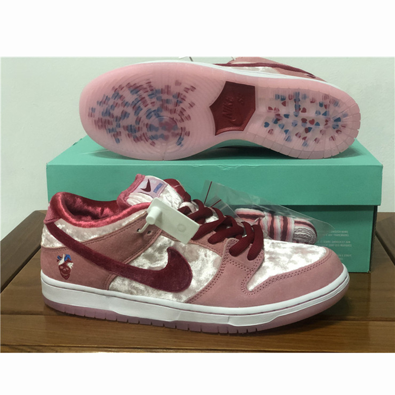 Strange Love X Nike SB Dunk Low - EUR FASHION