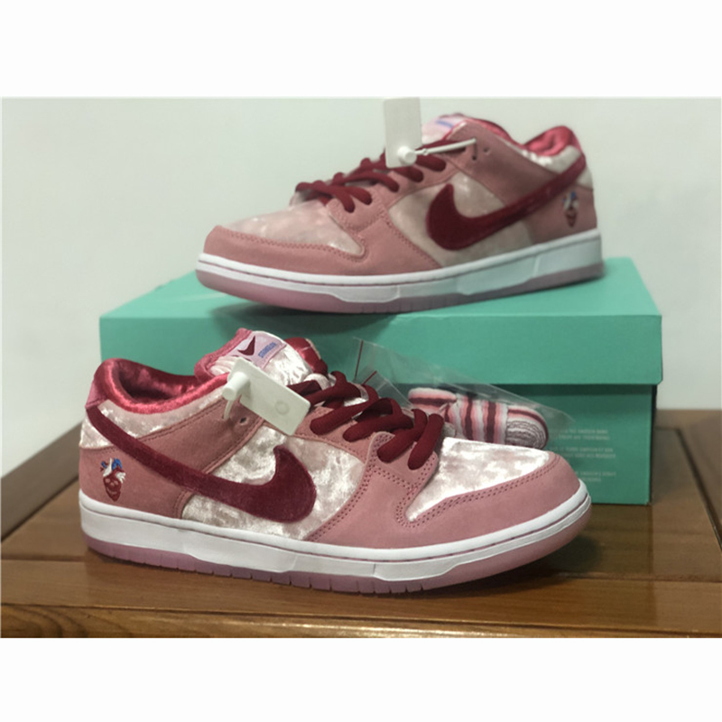 Strange Love X Nike SB Dunk Low - EUR FASHION