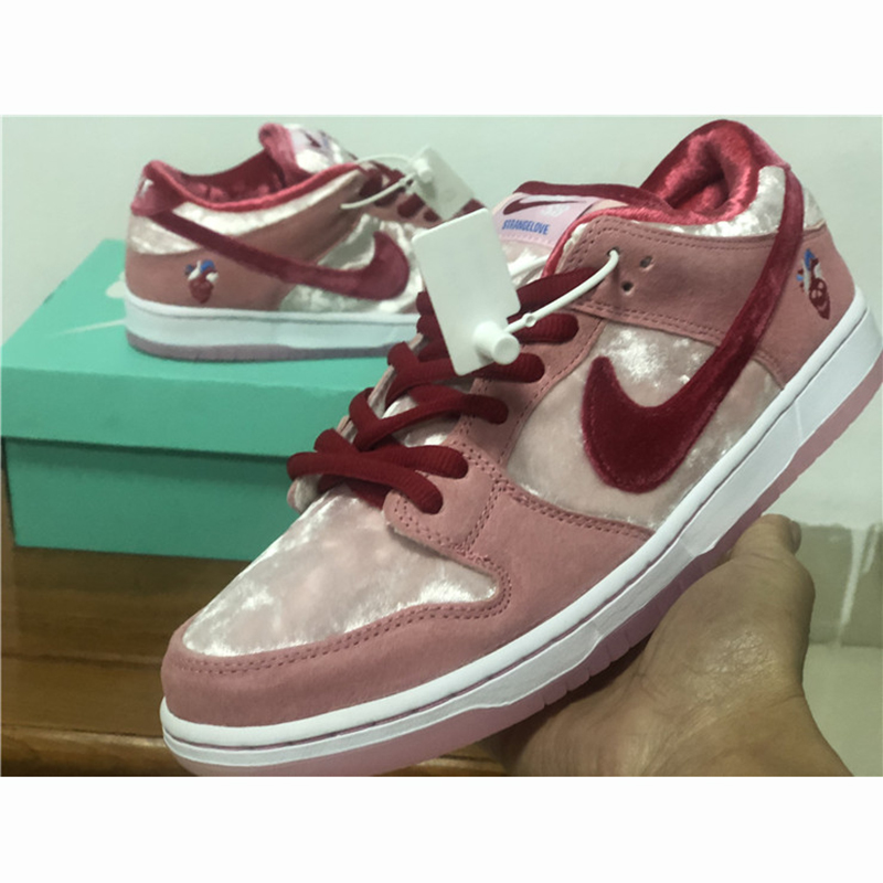 Strange Love X Nike SB Dunk Low - EUR FASHION