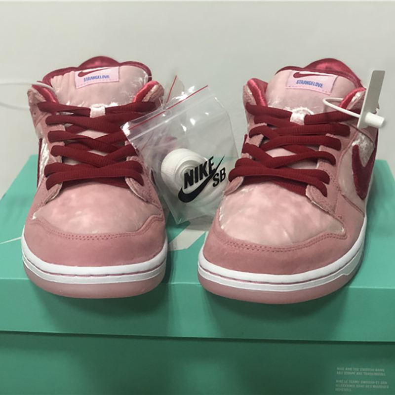 Strange Love X Nike SB Dunk Low - EUR FASHION