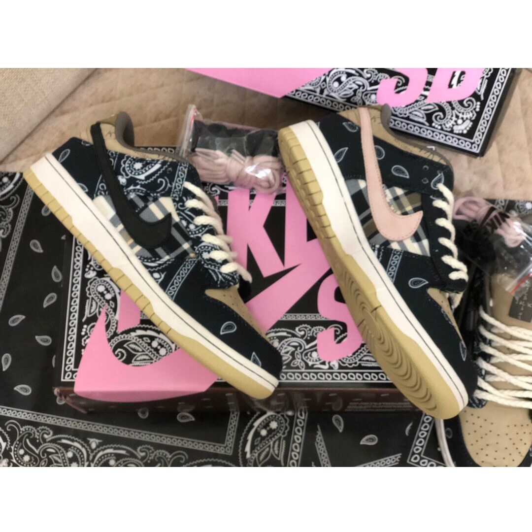 Travis Scott X Nike SB Dunk Low - EUR FASHION