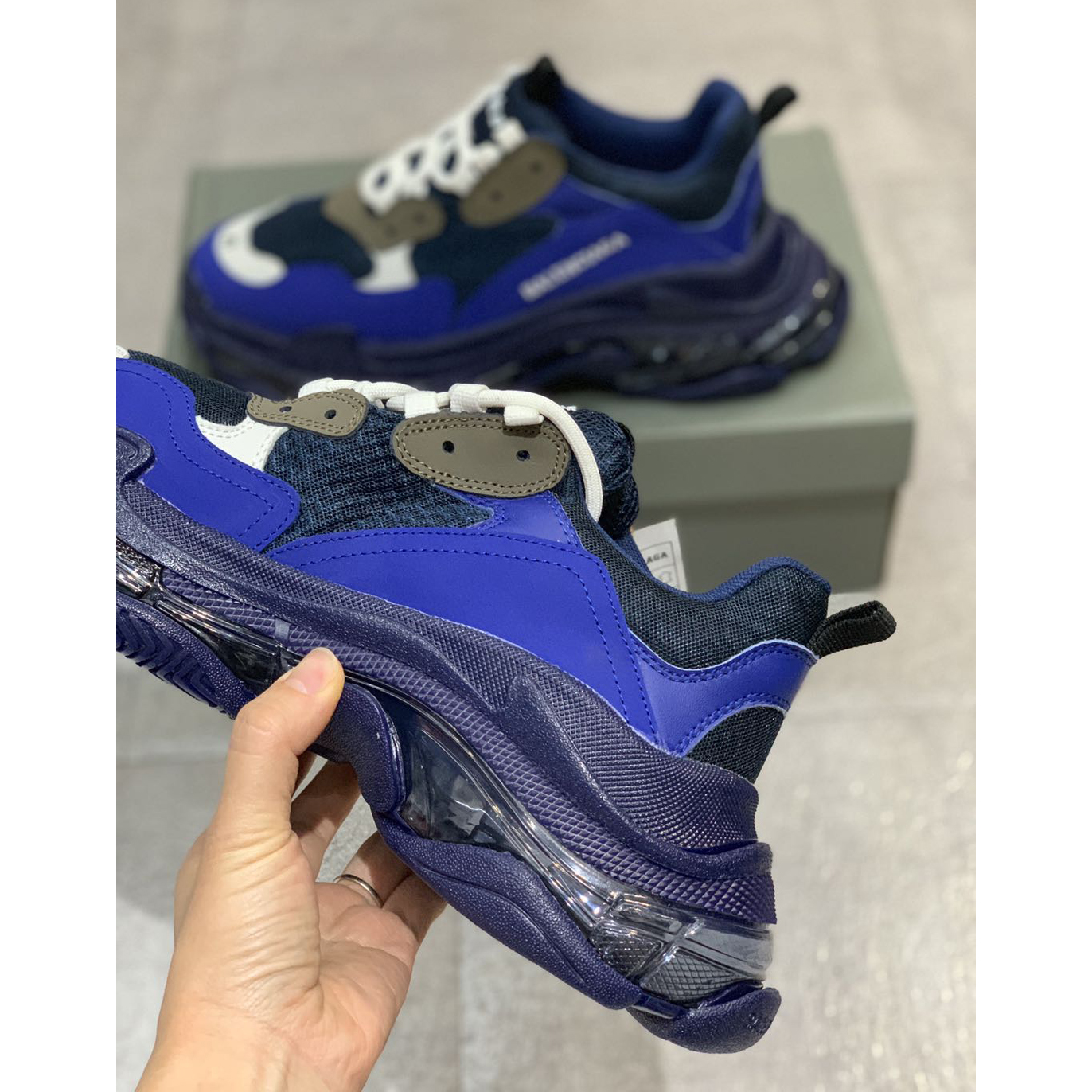 Balenciaga Triple S Sneaker mit klarer Sohle - EUR FASHION