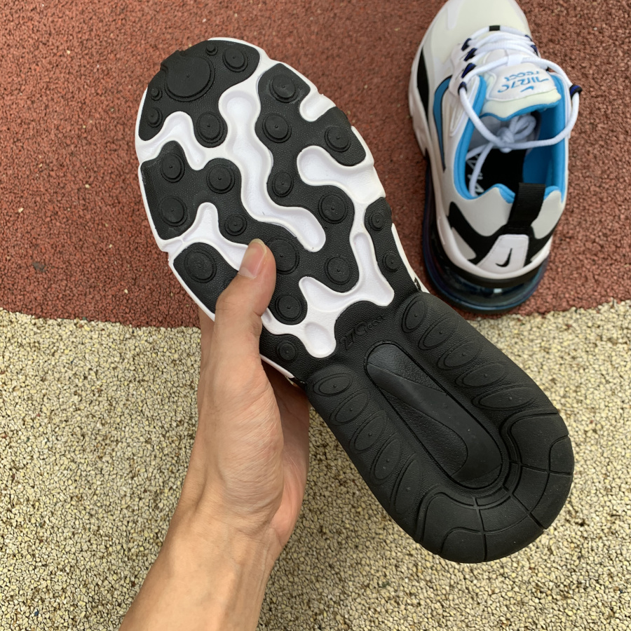 Nike Air Max 270 React in Himmelblau hervorgehoben - EUR FASHION